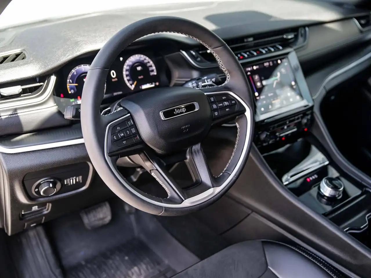 Jeep Grand Cherokee снимка Jeep Grand Cherokee