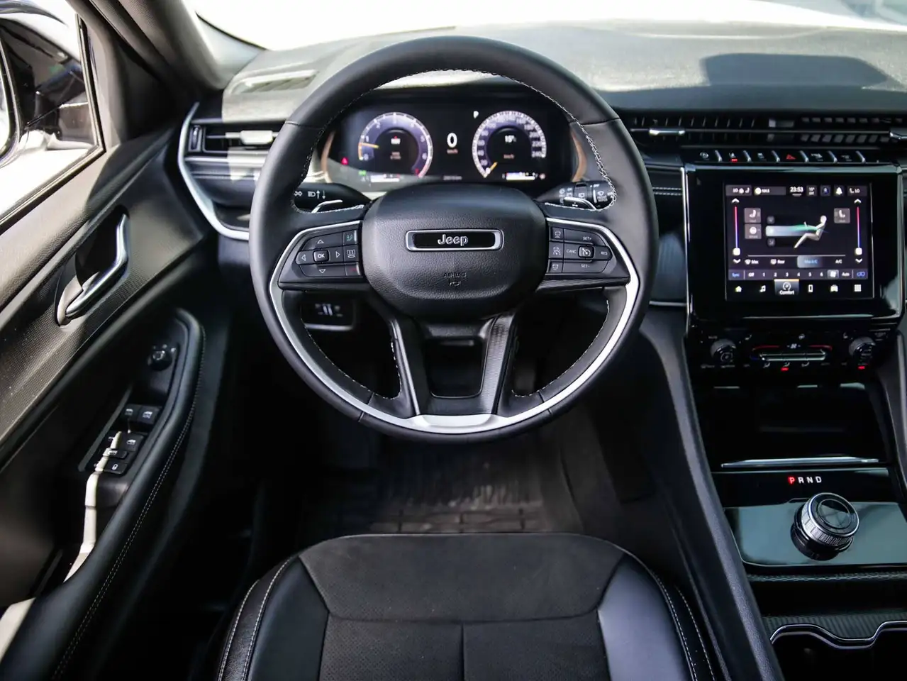 Jeep Grand Cherokee снимка Jeep Grand Cherokee