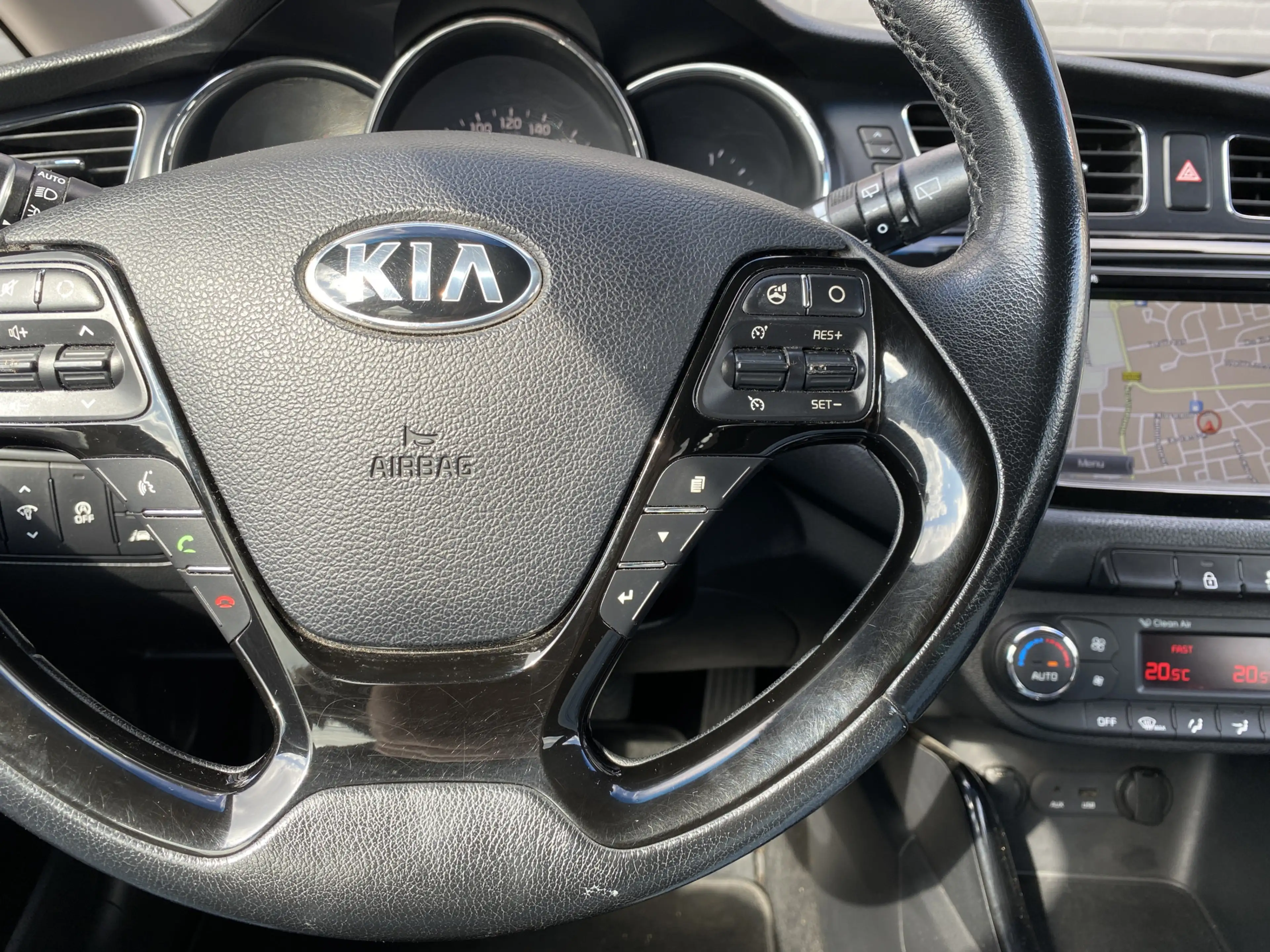 Kia Ceed / cee'd 1.6 GDI Super Pack 136 pk | navigatie | trekhaak | — photo 29