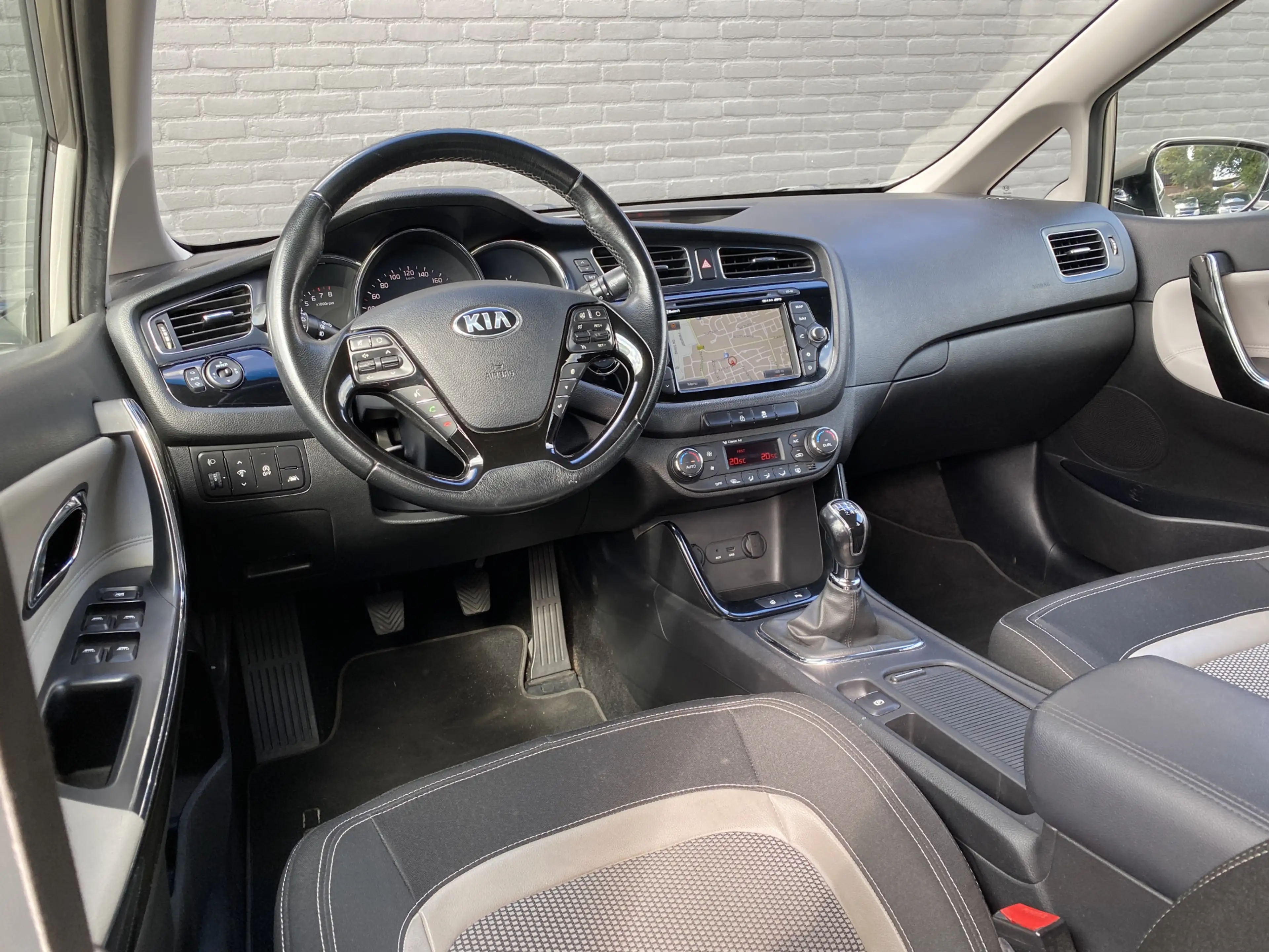 Kia Ceed / cee'd 1.6 GDI Super Pack 136 pk | navigatie | trekhaak | — photo 14
