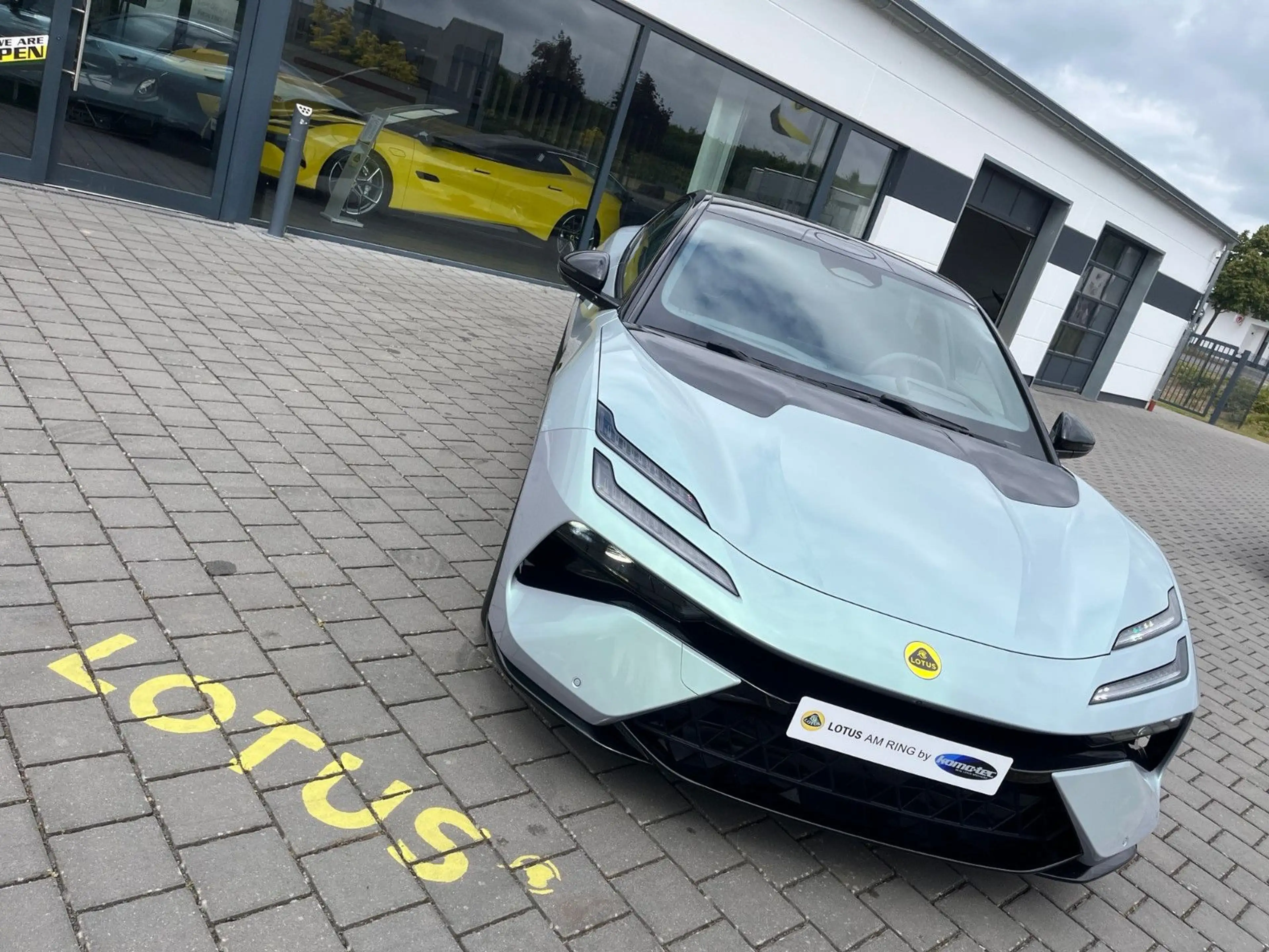 Lotus Emeya *Tour & Park Pack, Panorama*Lotus am Ring* — photo 18
