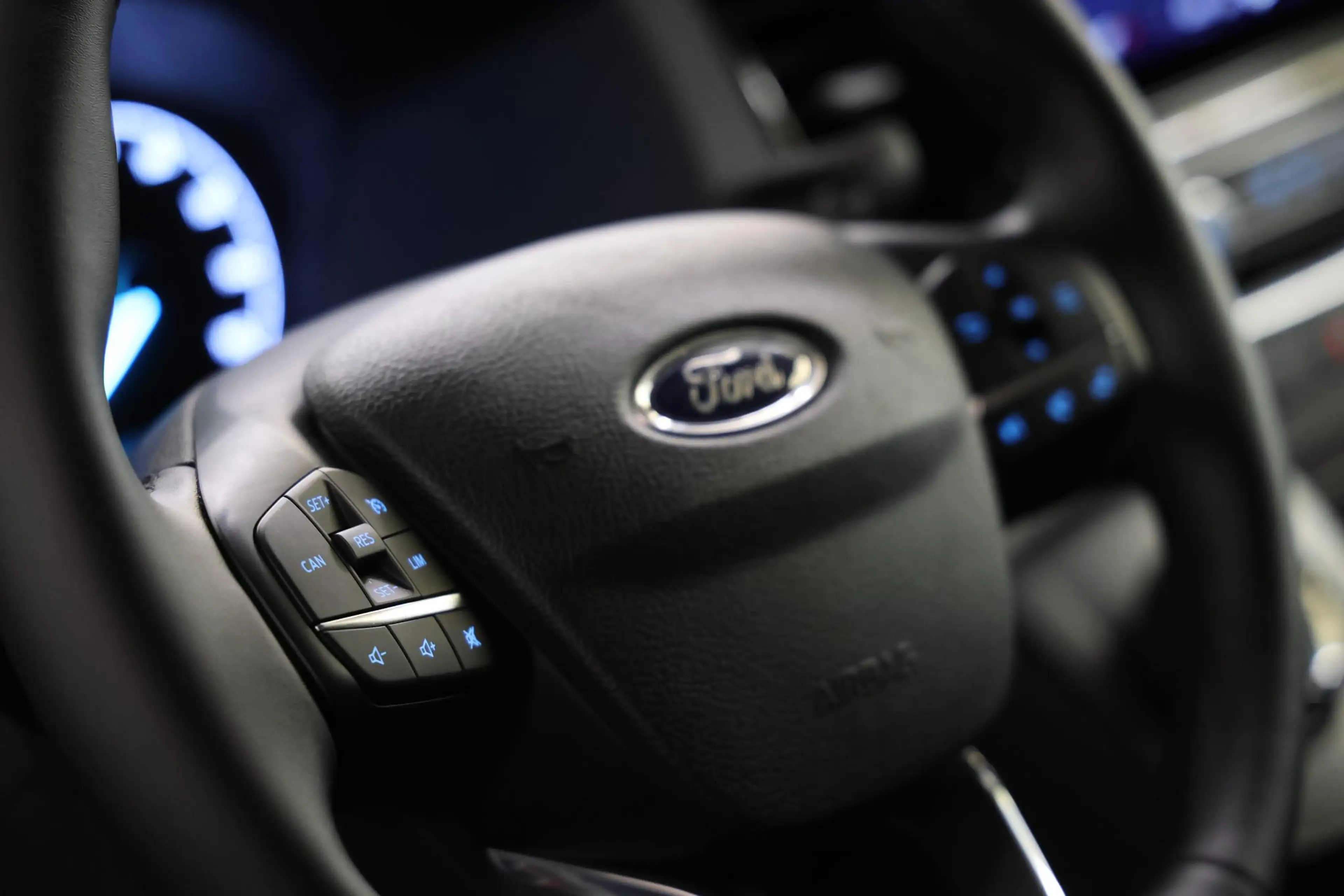 Ford E-Transit 350 L2H2 Trend 68 kWh ON BOARD POWER — photo 13