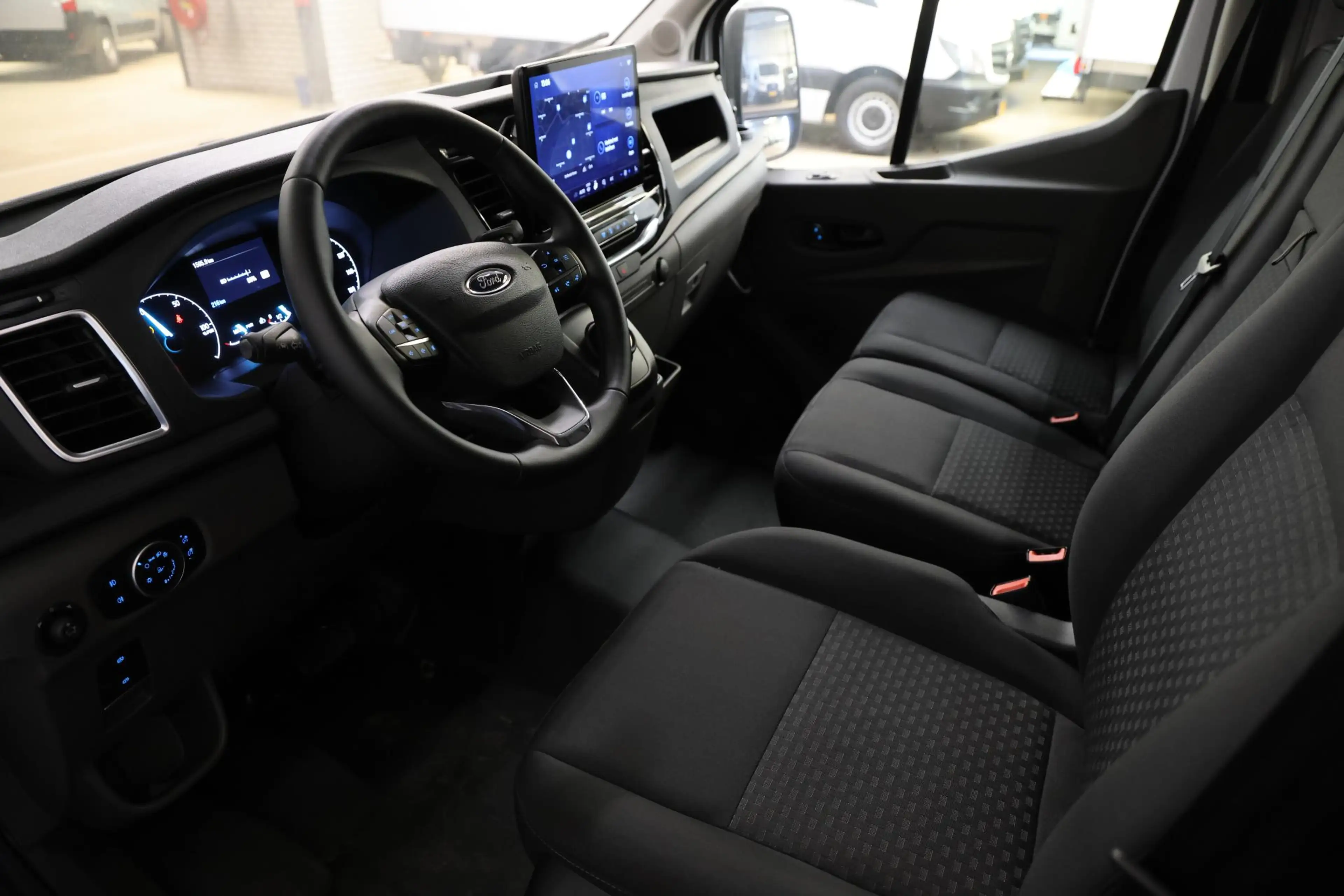 Ford E-Transit 350 L2H2 Trend 68 kWh ON BOARD POWER — photo 7
