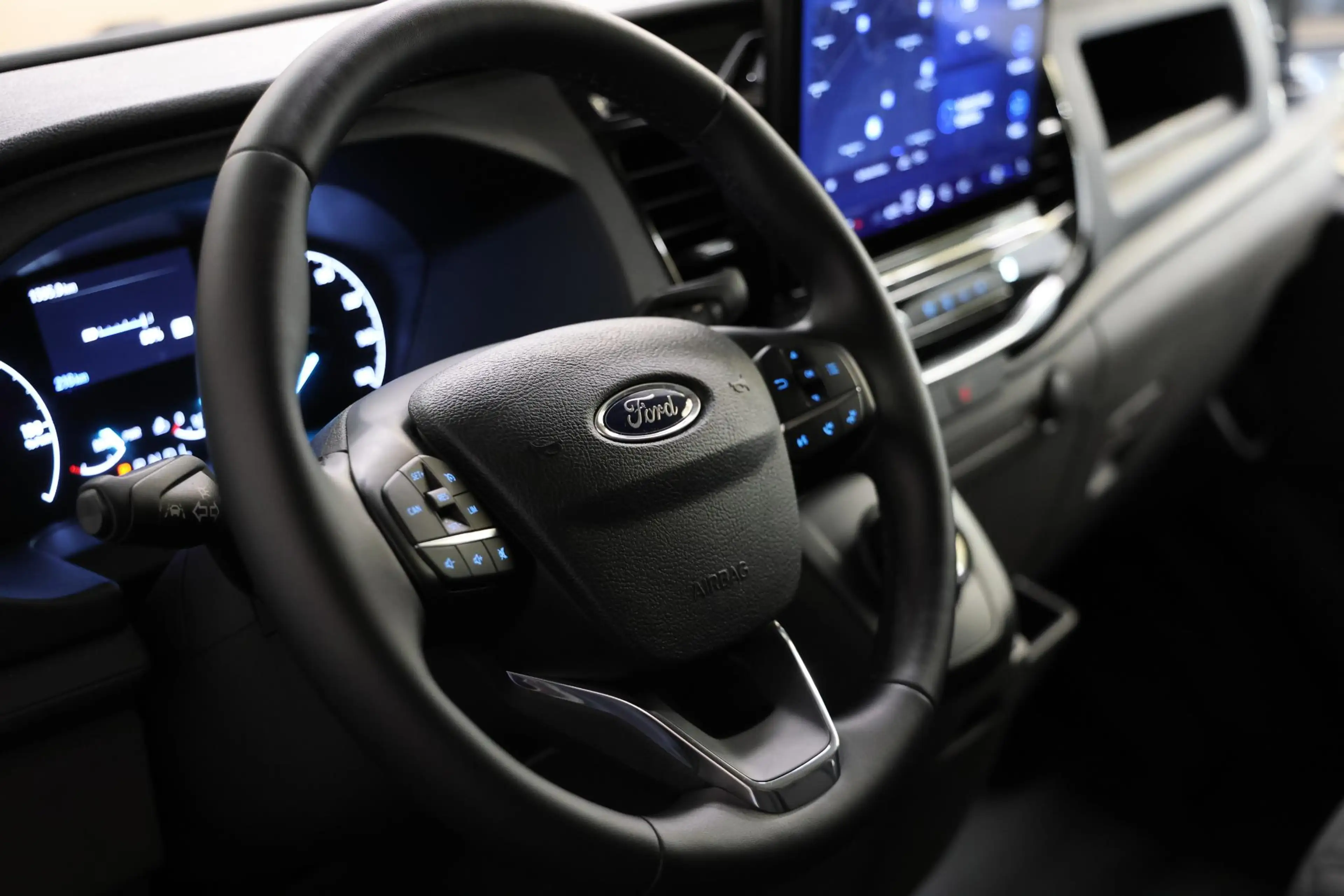 Ford E-Transit 350 L2H2 Trend 68 kWh ON BOARD POWER — photo 12