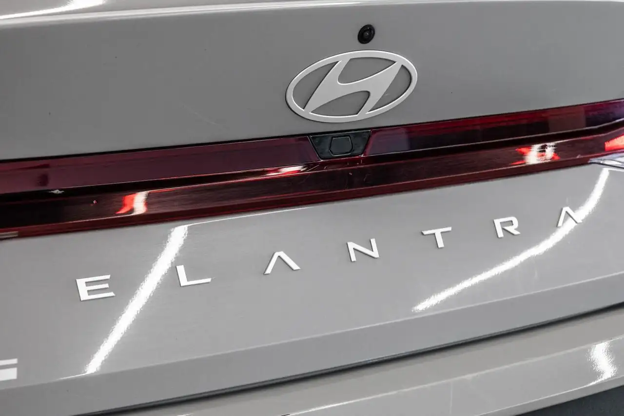 Hyundai ELANTRA fotografie Hyundai ELANTRA