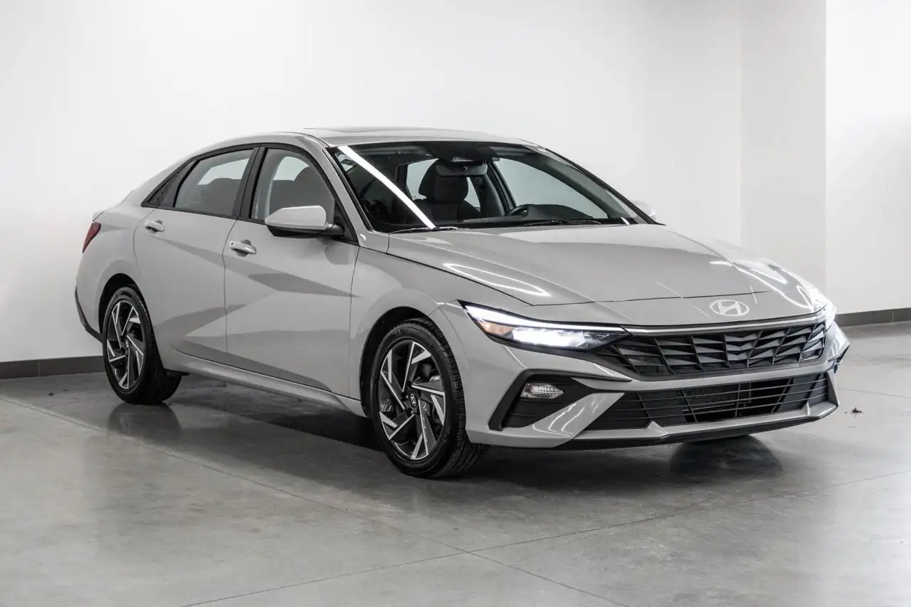 Hyundai ELANTRA fotografie Hyundai ELANTRA