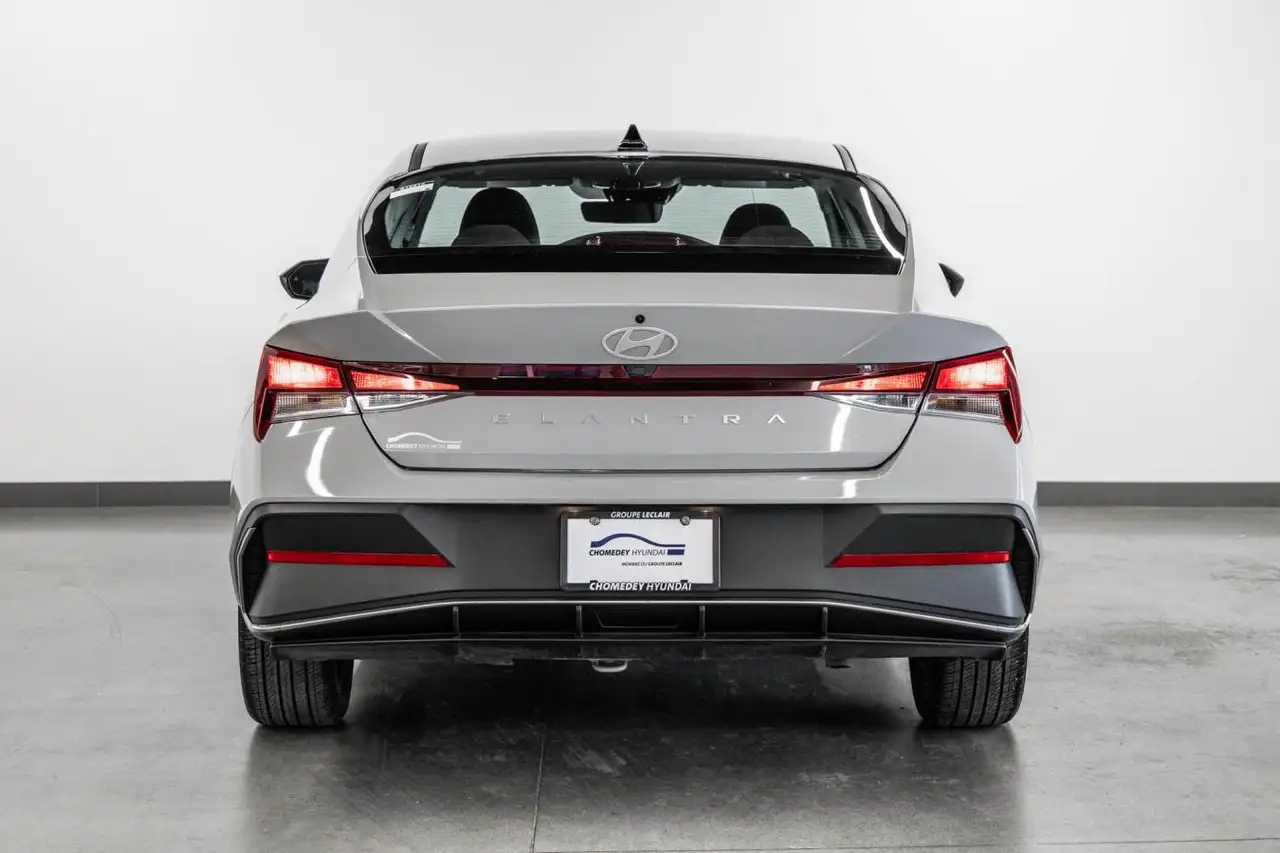 Hyundai ELANTRA fotografie Hyundai ELANTRA