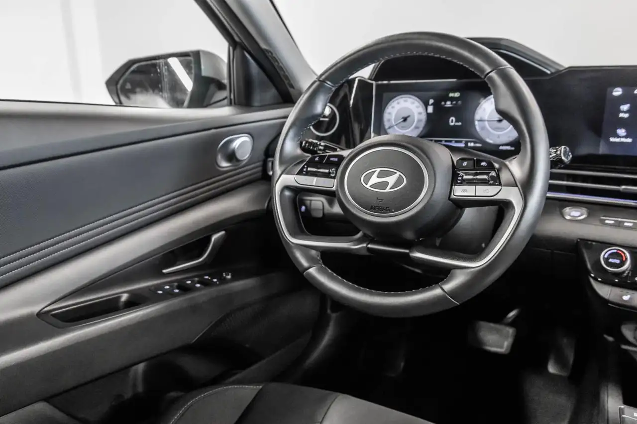 Hyundai ELANTRA fotografie Hyundai ELANTRA