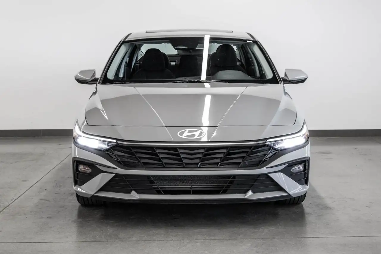 Hyundai ELANTRA fotografie Hyundai ELANTRA