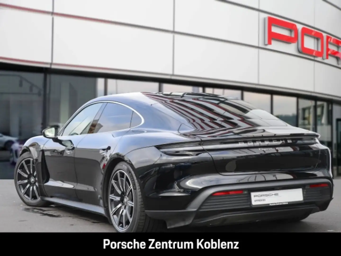 Porsche Taycan 4S Schwarz - 2