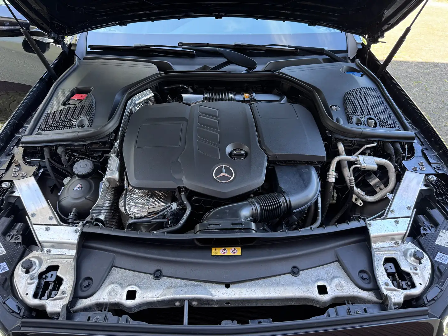 Mercedes-Benz E 200 E 200 d+LEDER-SPORT+CAM+VIRTUAL-TACHO+1HAND Negru - 2