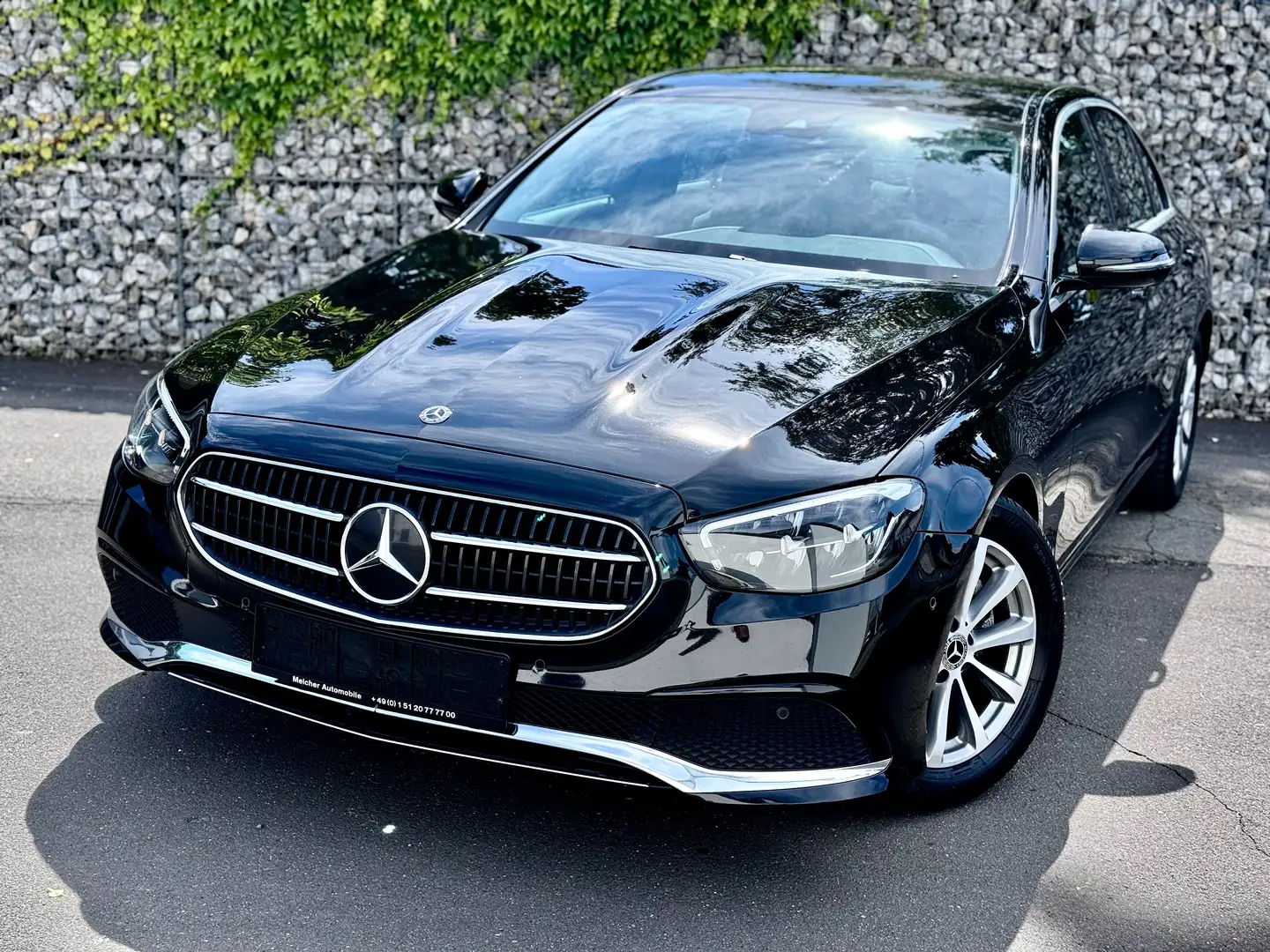 Mercedes-Benz E 200 E 200 d+LEDER-SPORT+CAM+VIRTUAL-TACHO+1HAND Negru - 1