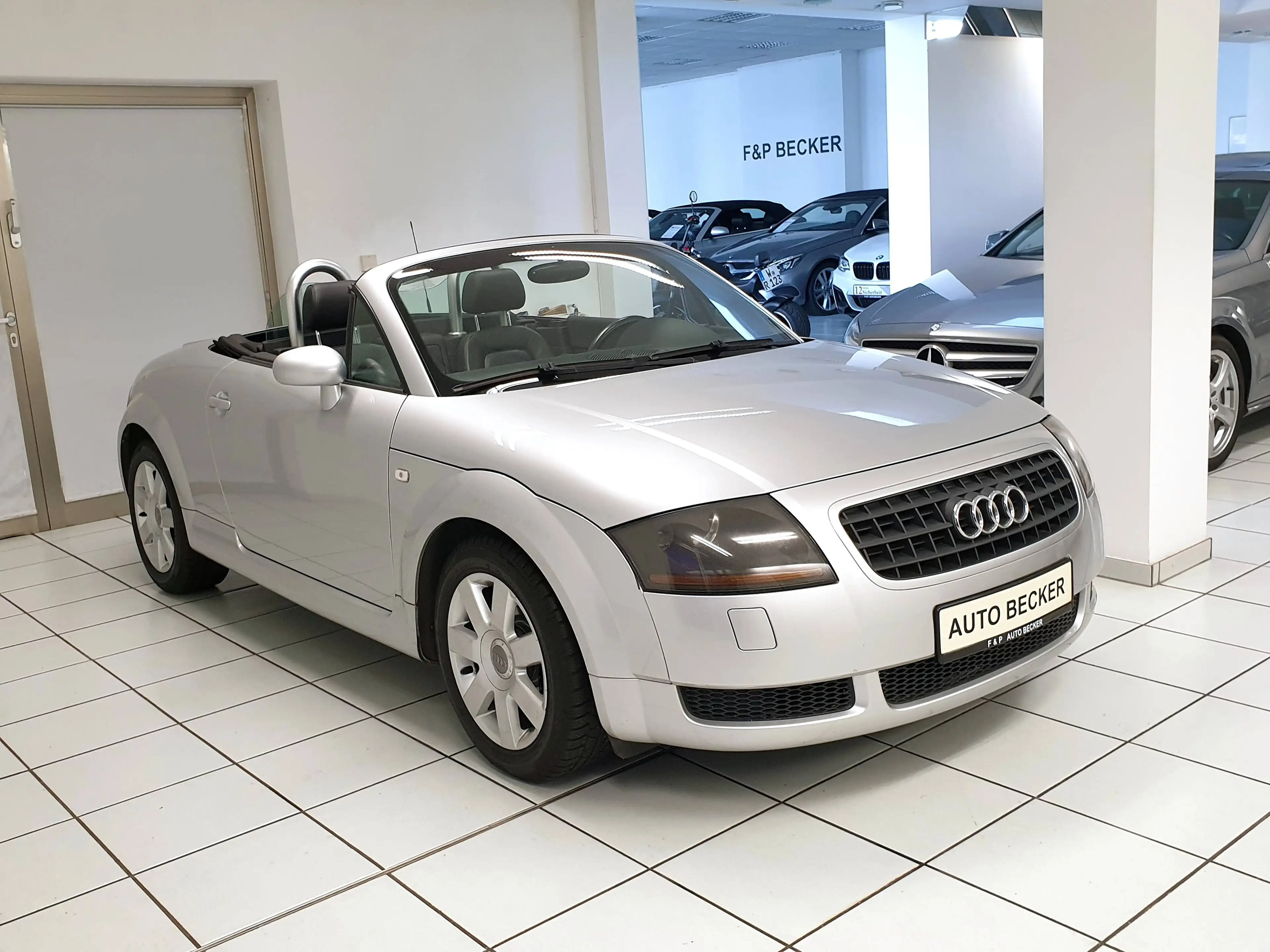 Audi TT TT Cabrio 1.8 T Automatik 2.Hand Zahnriemen NEU Xenon — photo 3