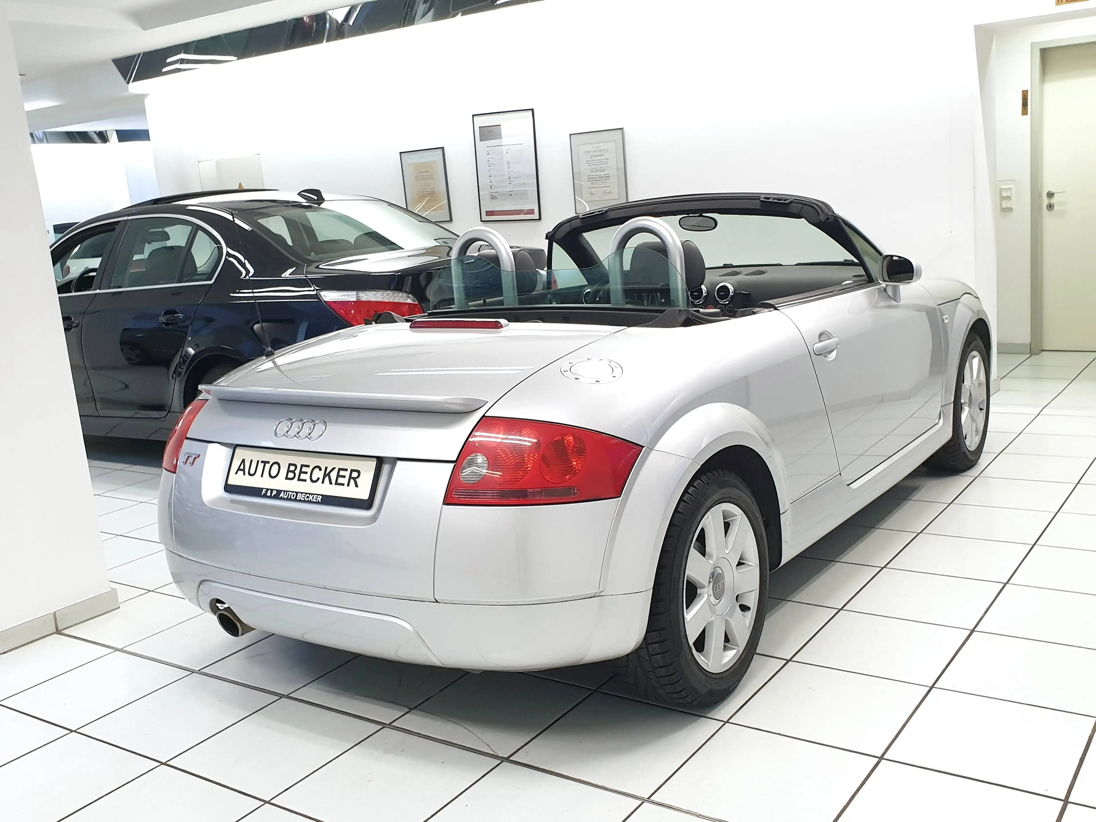 Audi TT TT Cabrio 1.8 T Automatik 2.Hand Zahnriemen NEU Xenon — photo 9