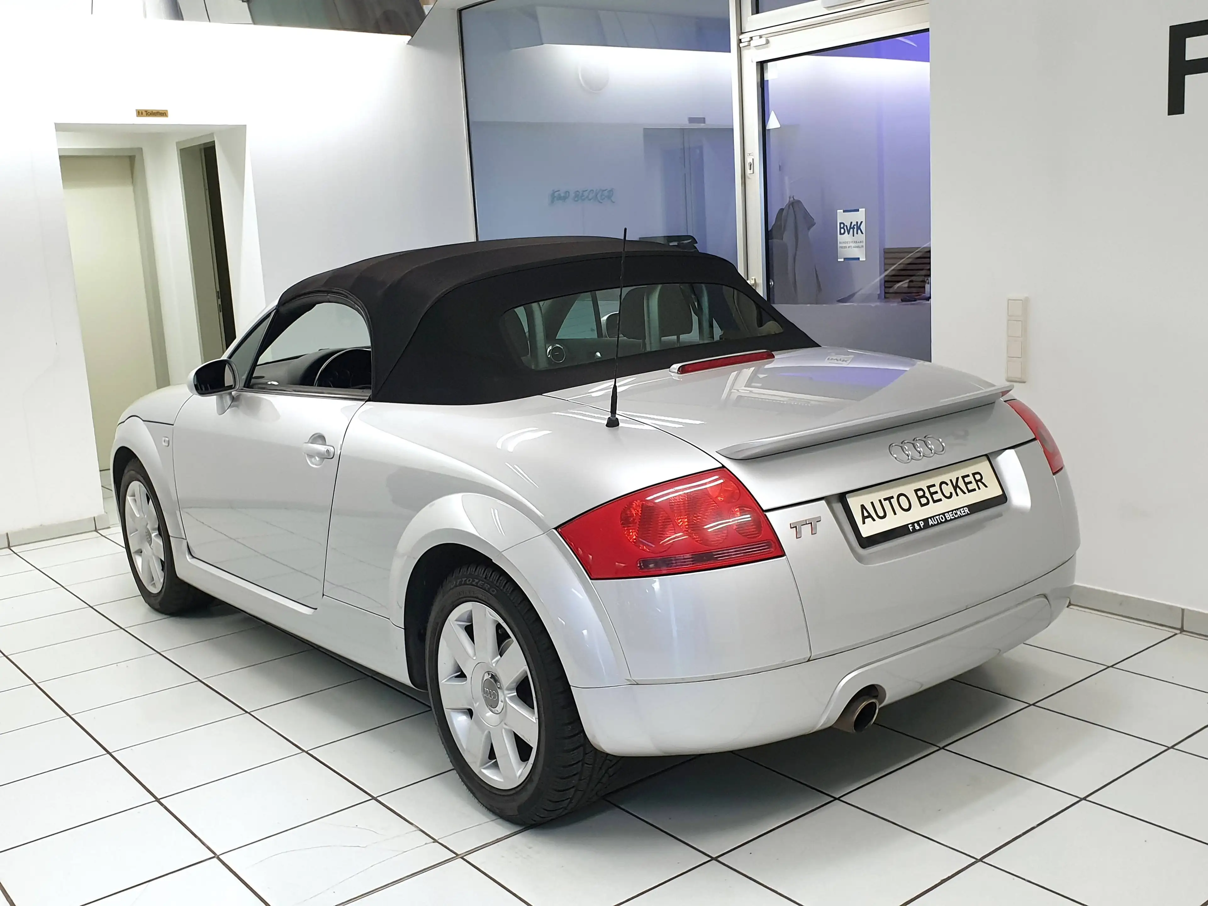 Audi TT TT Cabrio 1.8 T Automatik 2.Hand Zahnriemen NEU Xenon — photo 7