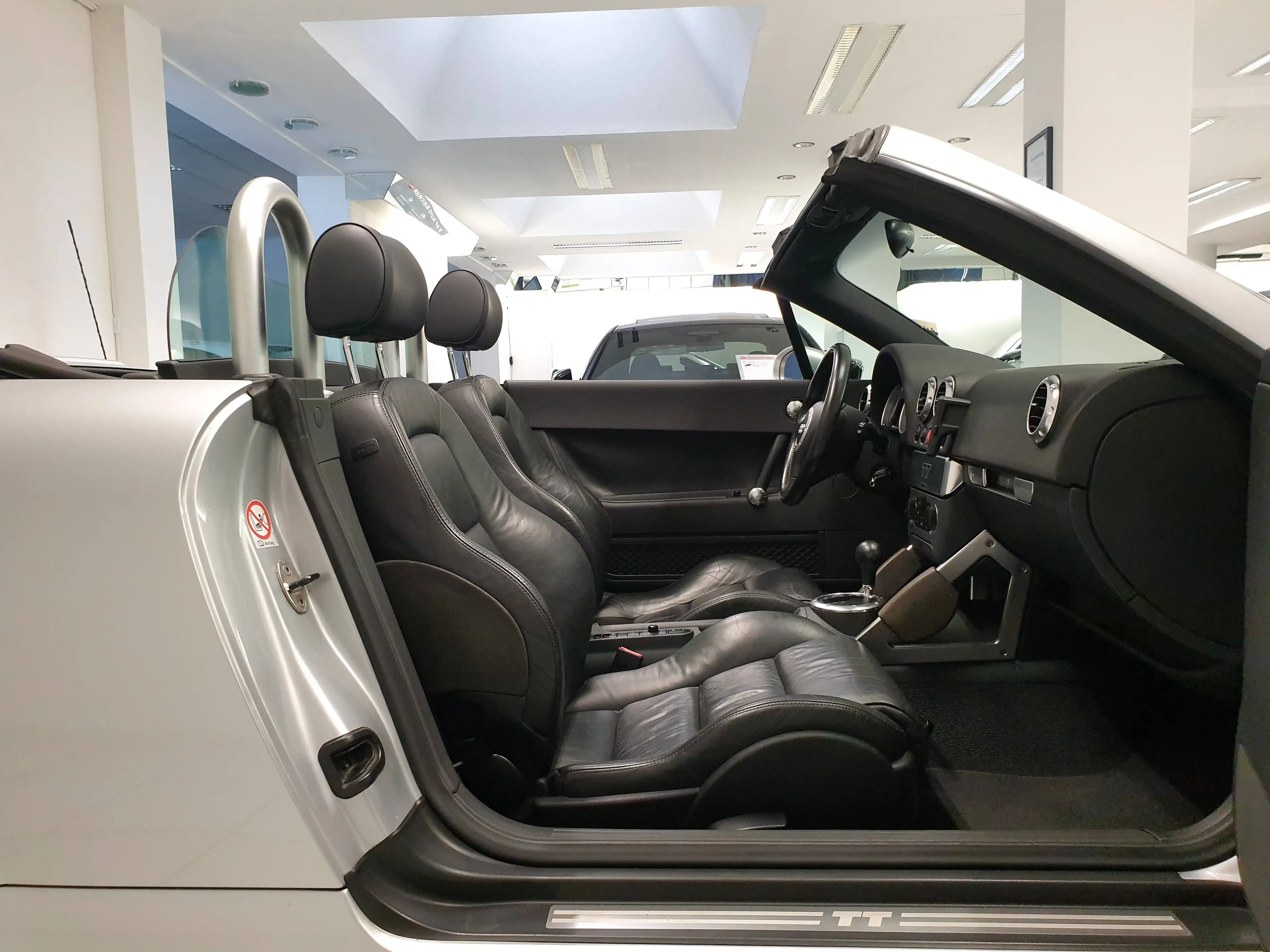 Audi TT TT Cabrio 1.8 T Automatik 2.Hand Zahnriemen NEU Xenon — photo 14