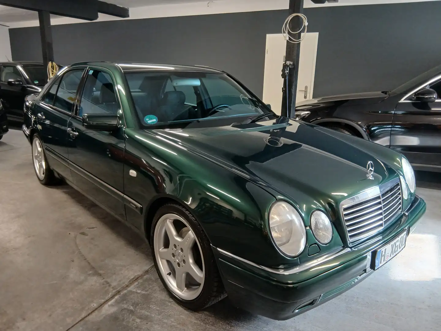 Mercedes-Benz E 230 Avantgarde Automatik *2.HAND*TÜV04/2027*XENON* Vert - 1