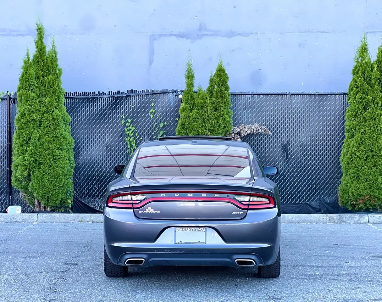 Dodge Charger снимка Dodge Charger