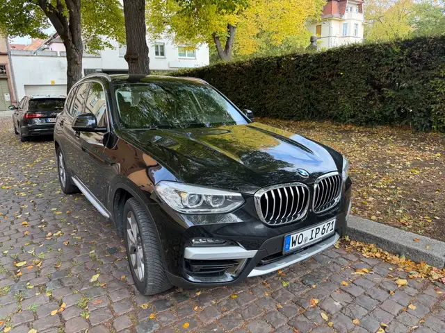 Bmw X3 xDrive 20 d xLine AHK Leder 360° Kamera Sthz.