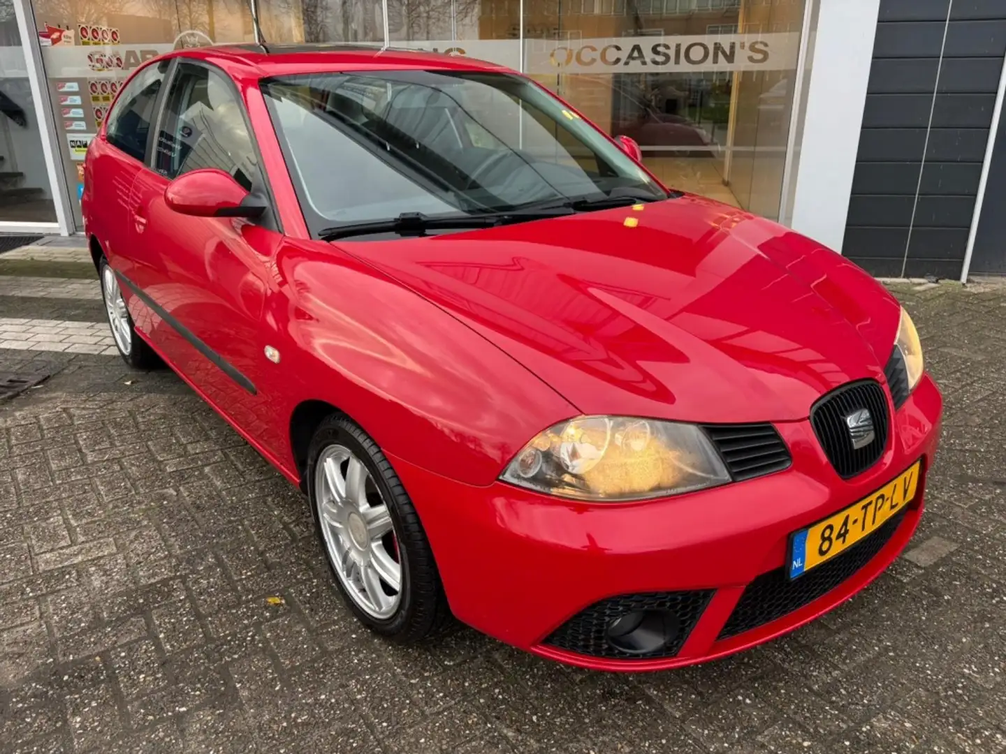SEAT Ibiza 1.4-16V Chill Out wordt geleverd met een nieuwe ri Rojo - 1
