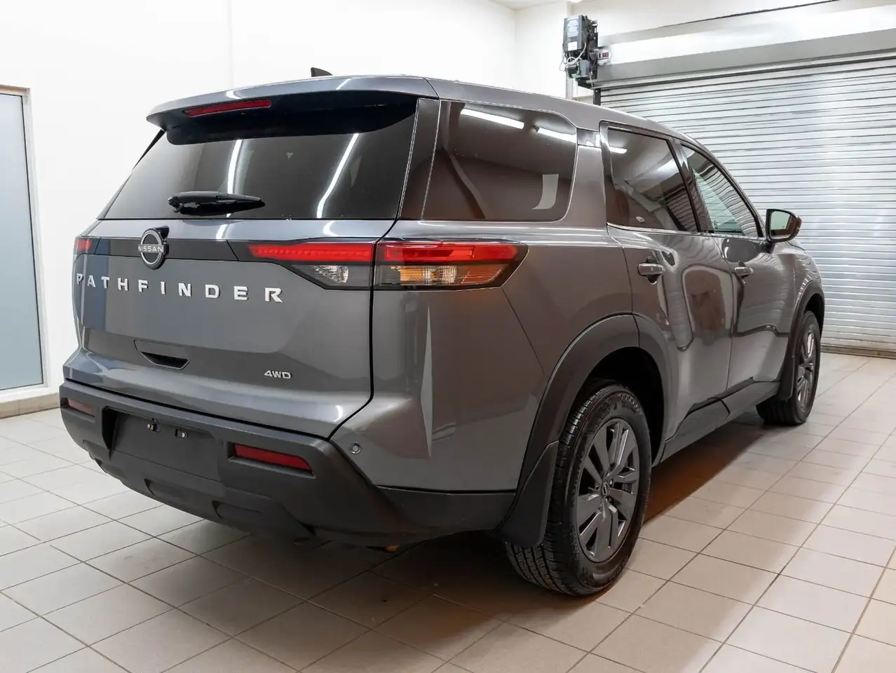 Nissan Pathfinder fotografie Nissan Pathfinder