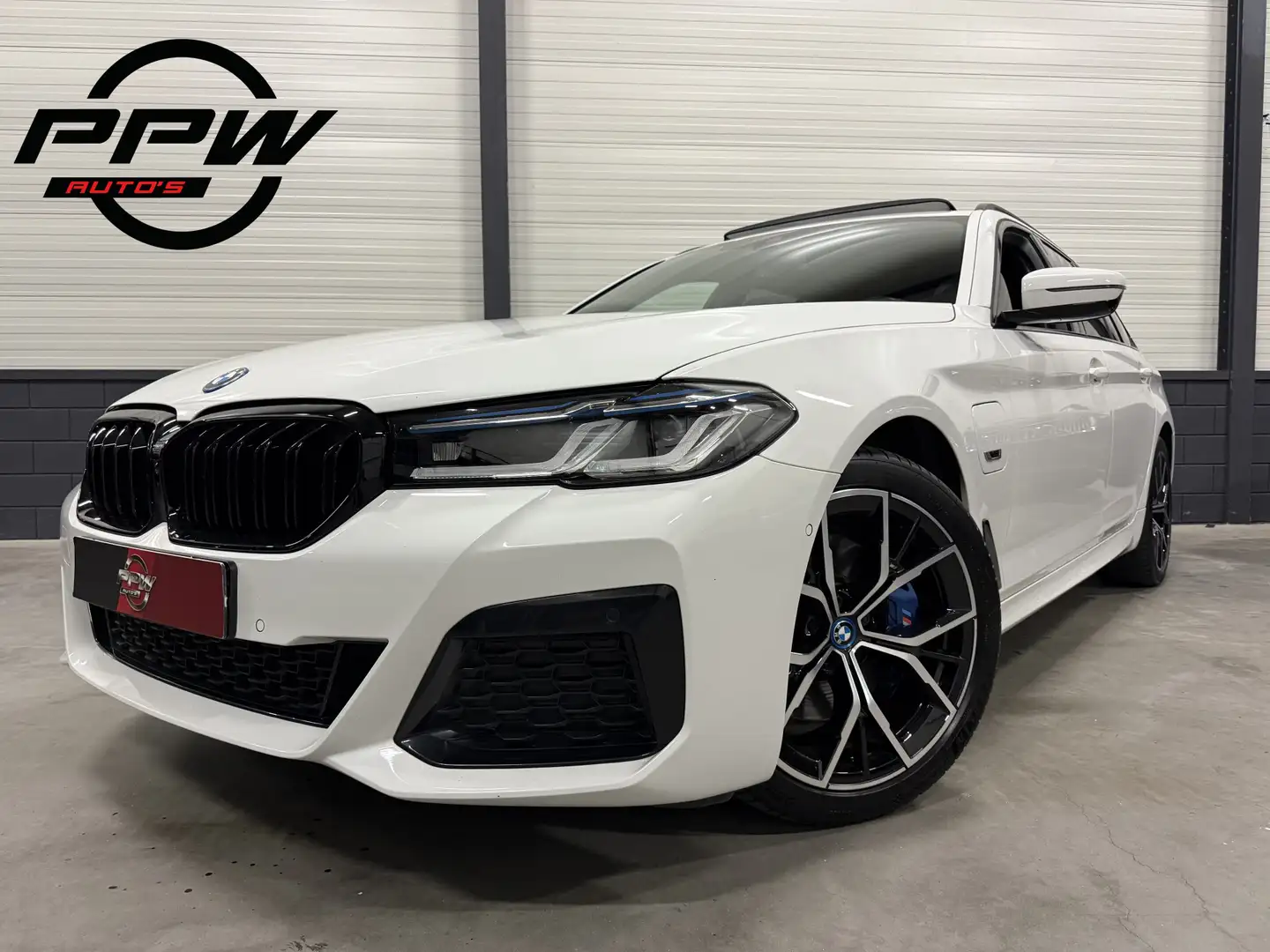 BMW 530 5-serie Touring 530e xDrive M-Sport PANO/LASER/TRE Bianco - 1