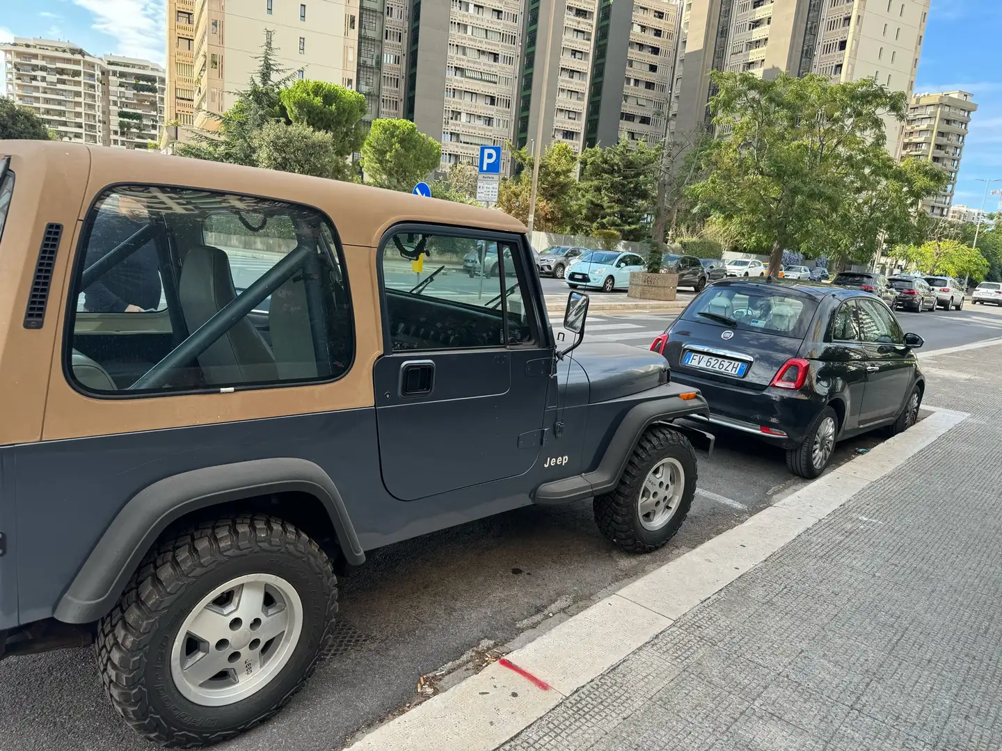 Jeep Wrangler Hard Top 2.5 Laredo - 2