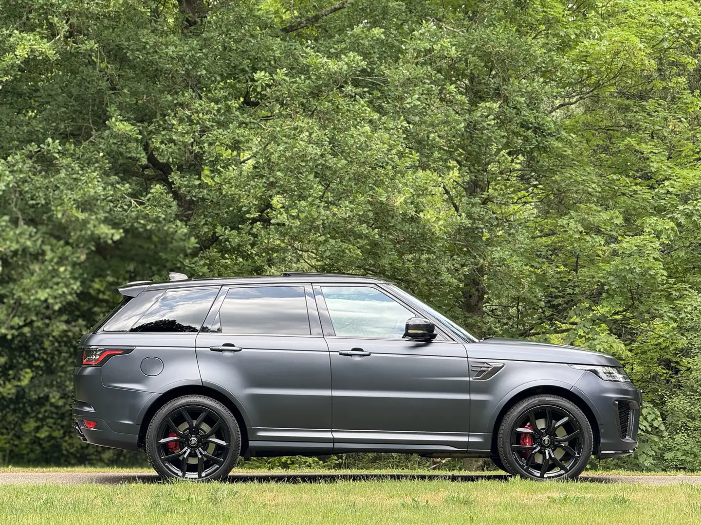 Land Rover Range Rover Sport 5.0 V8 SC SVR Carbon Grau - 2