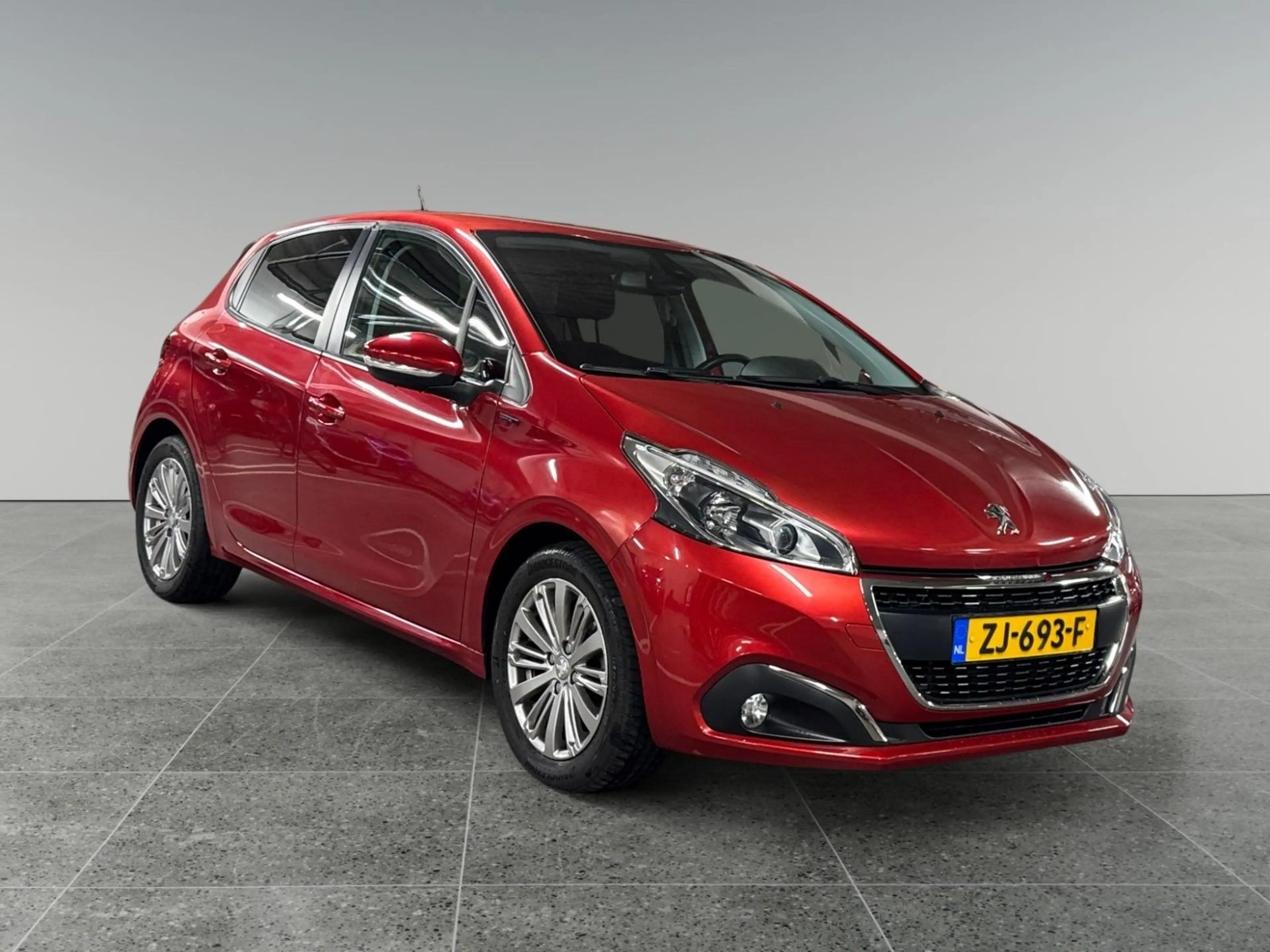 Peugeot 208 1.2 82pk Signature | AIRCO | NAVIGATIE | 16 INCH L — photo 7