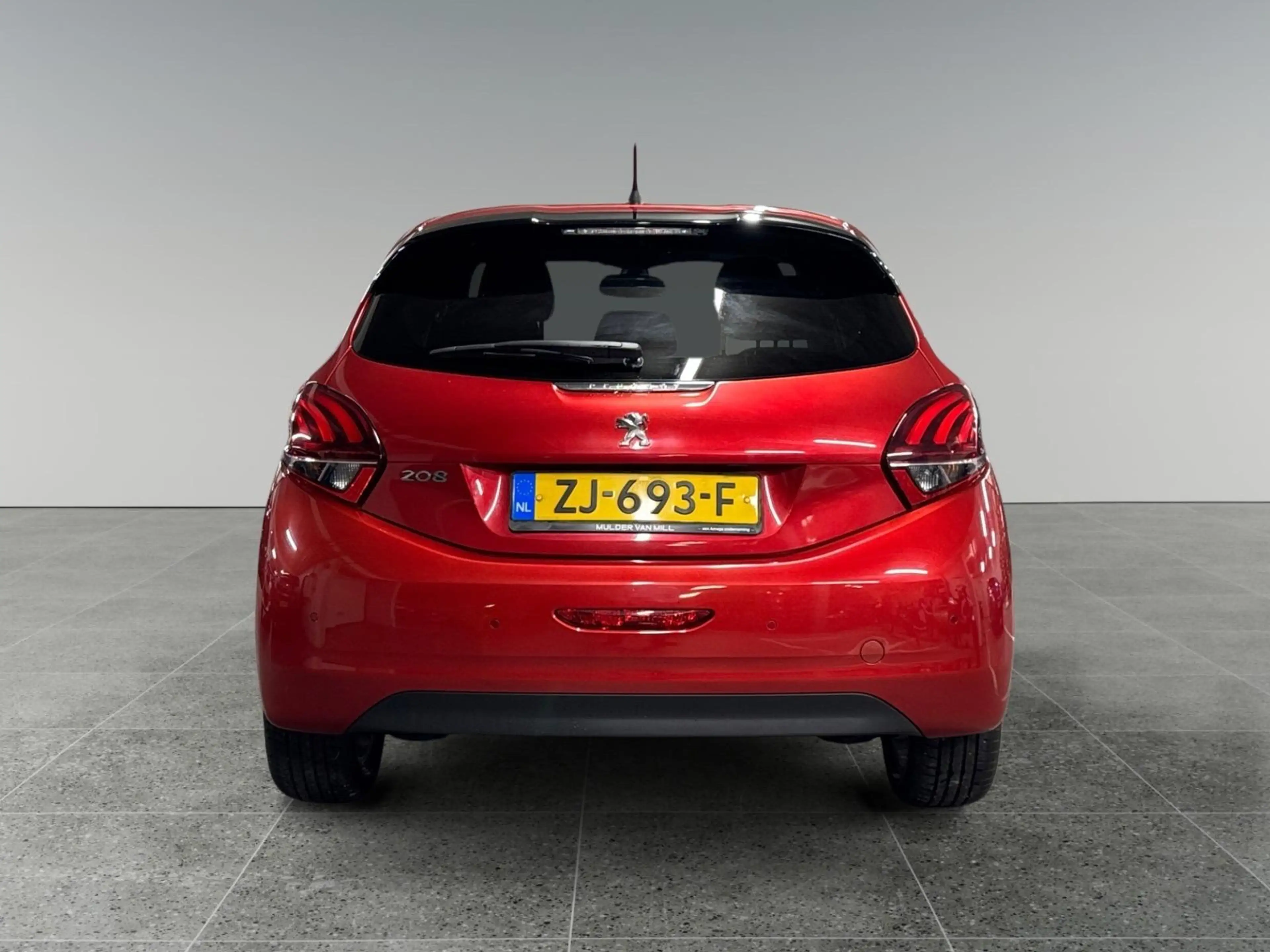Peugeot 208 1.2 82pk Signature | AIRCO | NAVIGATIE | 16 INCH L — photo 4