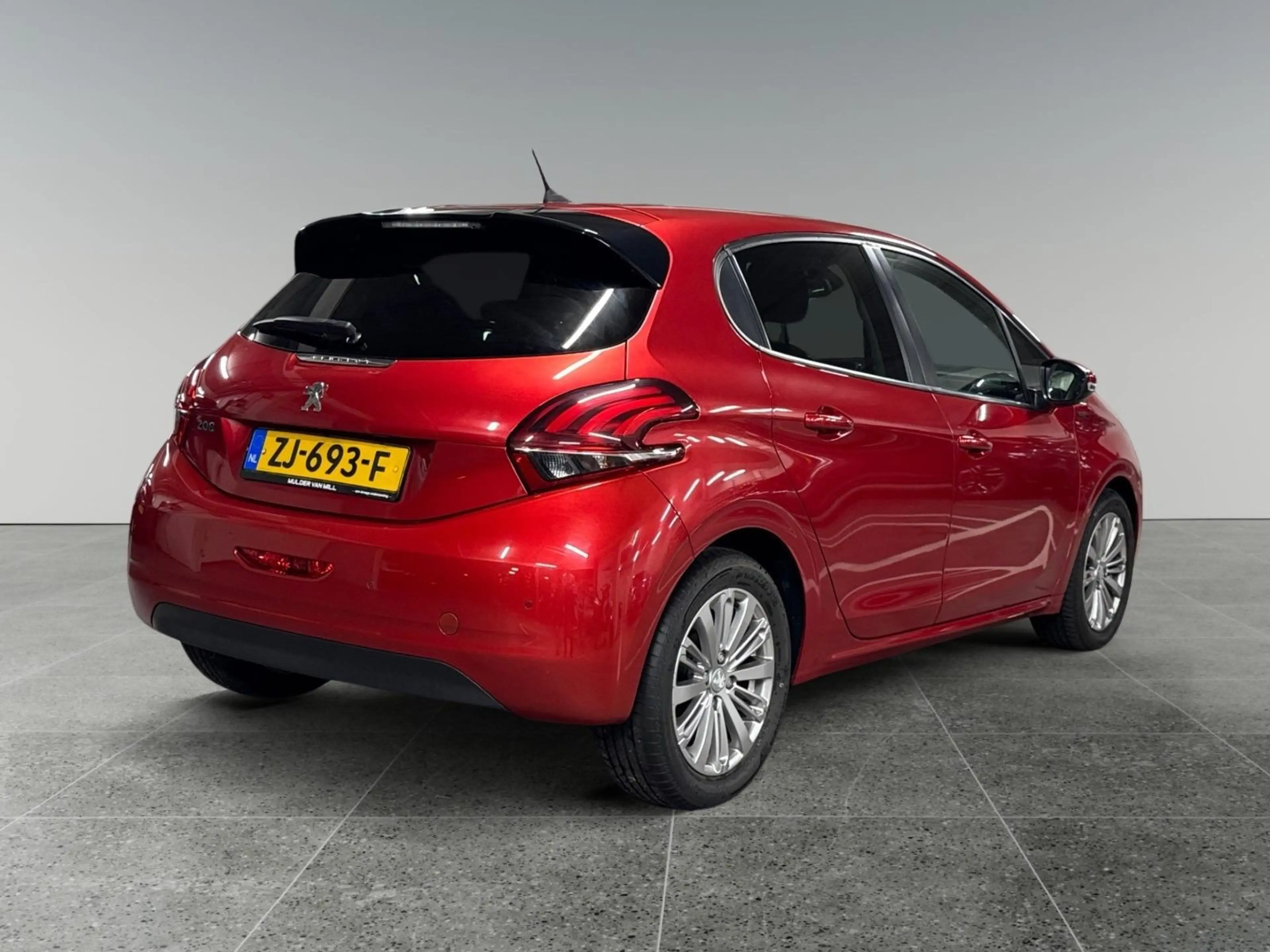 Peugeot 208 1.2 82pk Signature | AIRCO | NAVIGATIE | 16 INCH L — photo 5