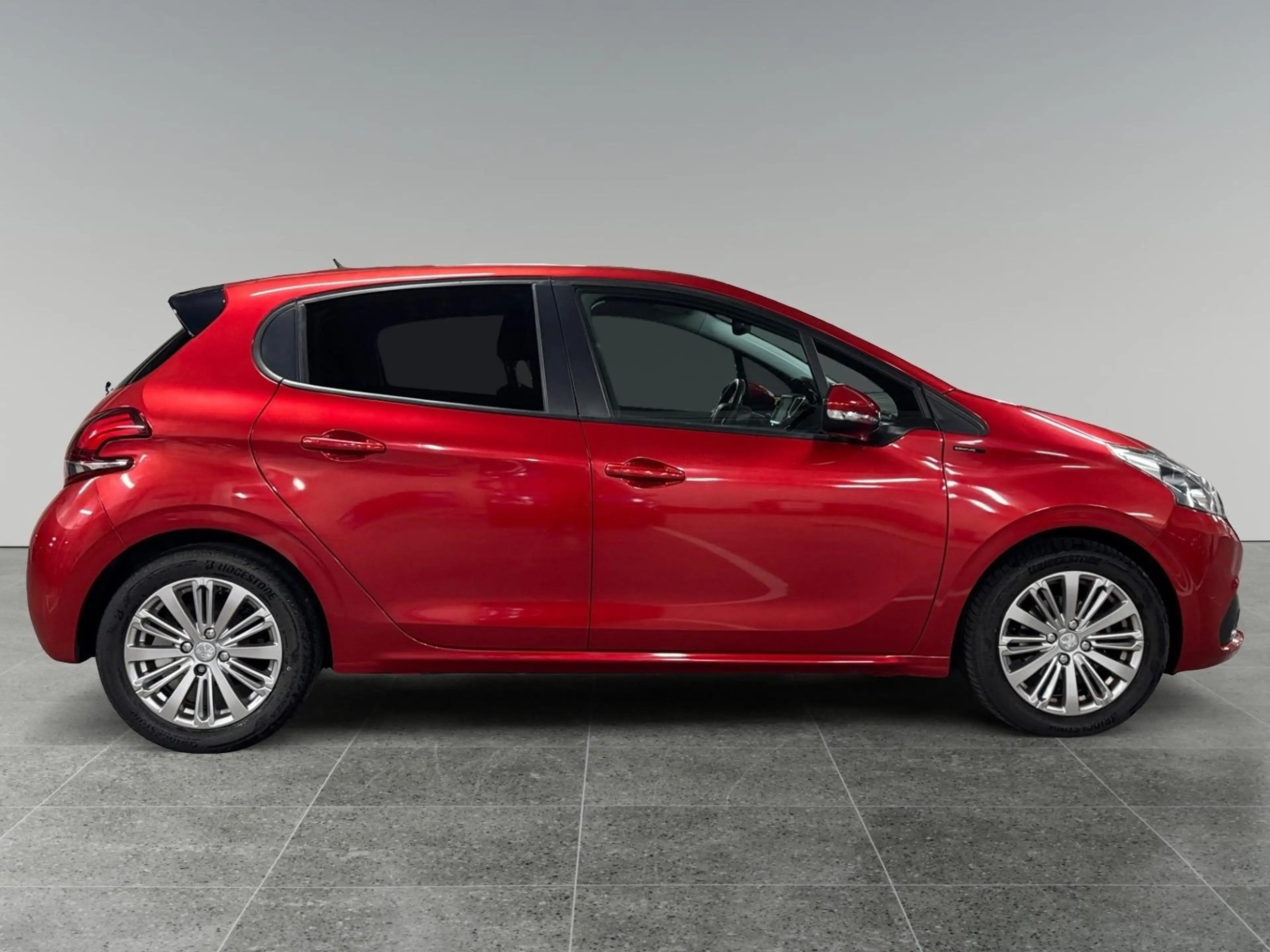 Peugeot 208 1.2 82pk Signature | AIRCO | NAVIGATIE | 16 INCH L — photo 6