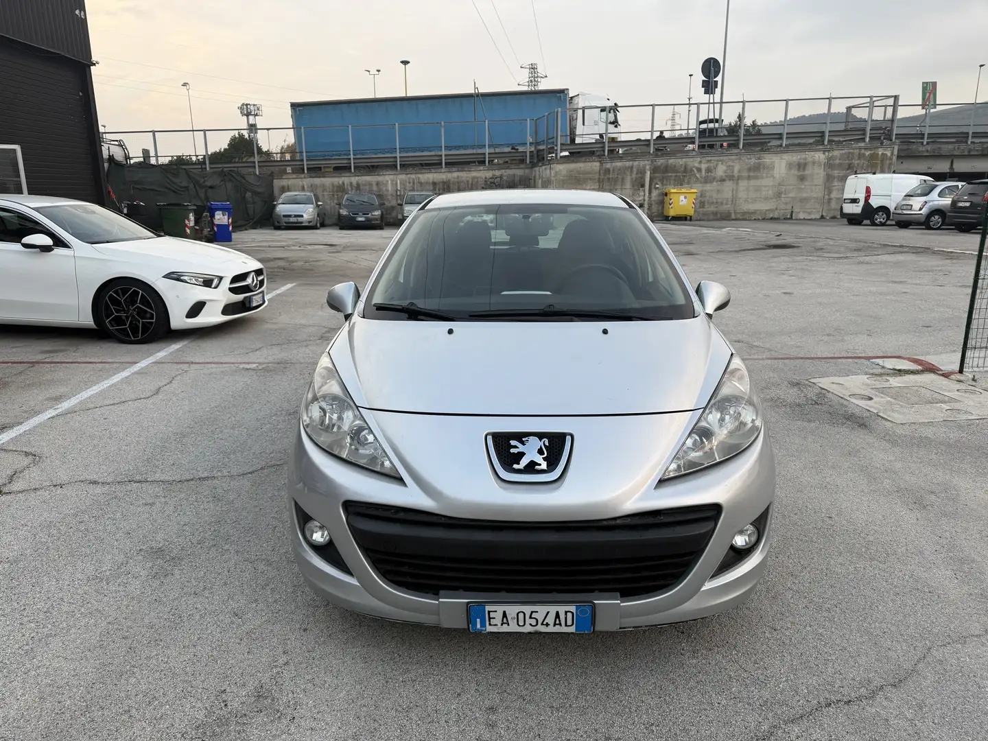 Peugeot 207 - 1