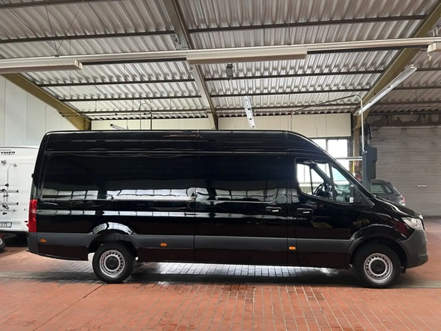 Mercedes-Benz Sprinter Noir - 1