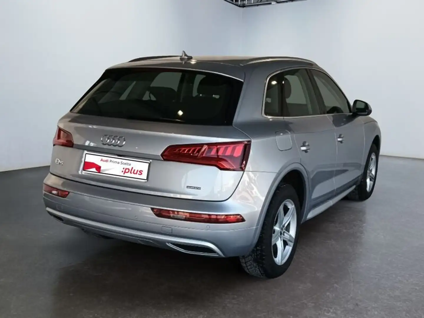 Audi Q5 2ª serie 40 TDI quattro S tronic Business Sport Argento - 2
