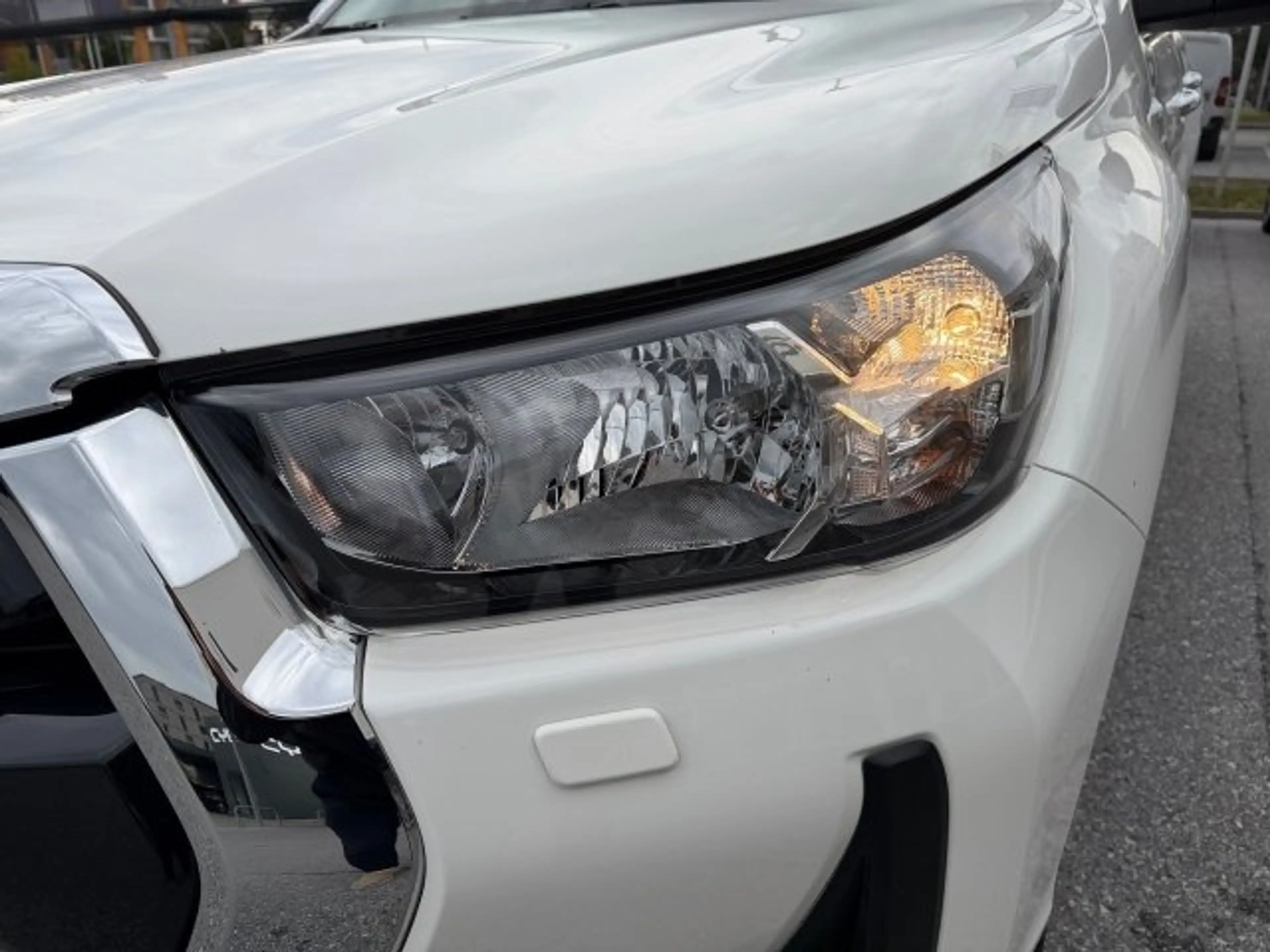 Toyota Hilux DK Active 2,4D — photo 13