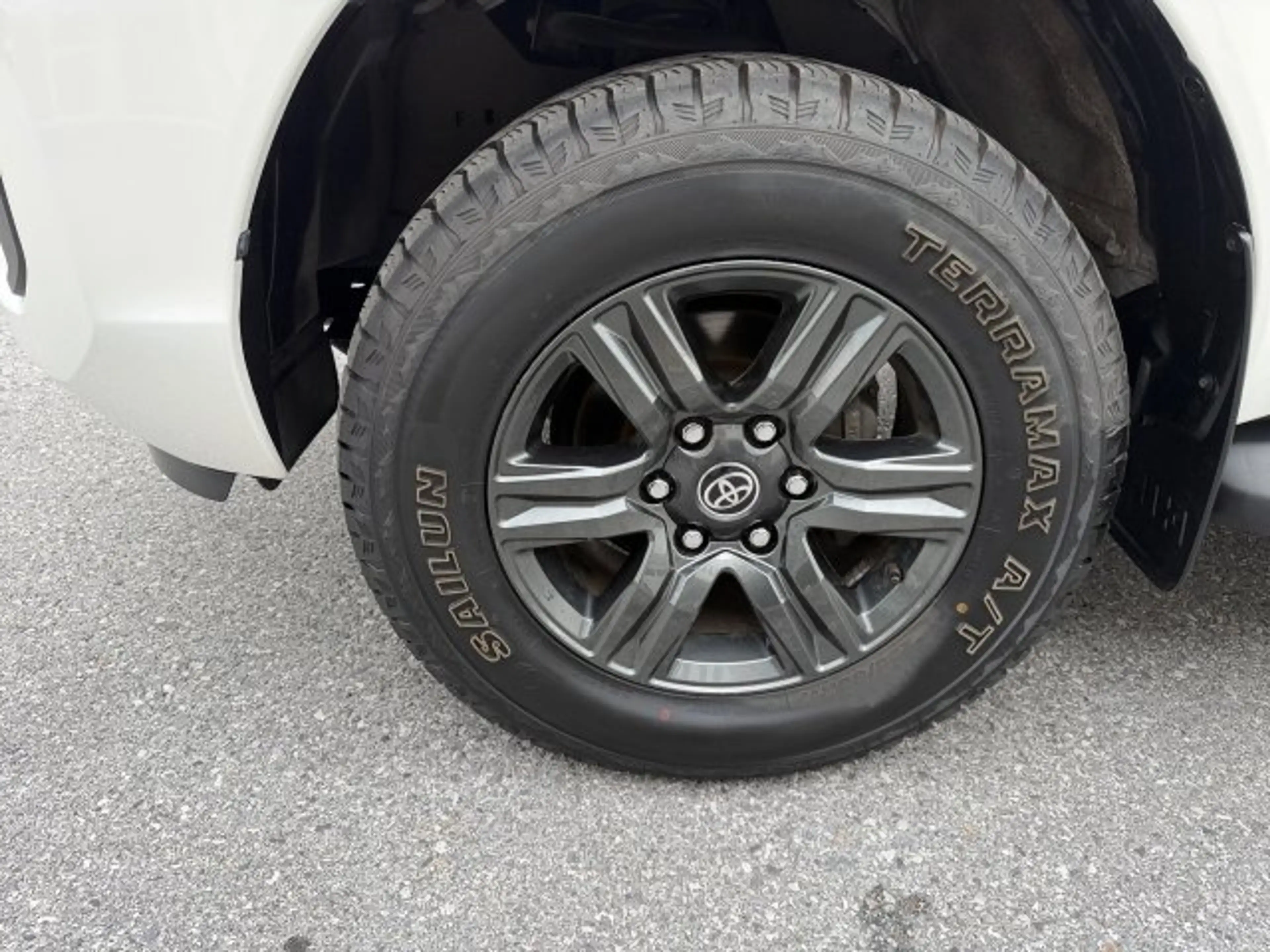 Toyota Hilux DK Active 2,4D — photo 14