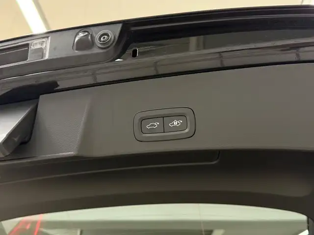 Volvo XC40 view 11