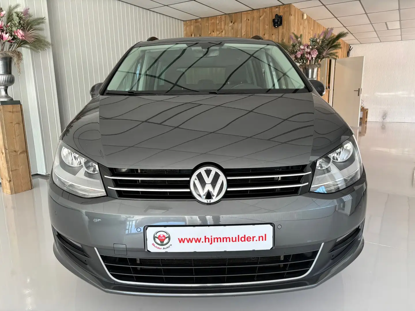 Volkswagen Sharan 1.4 TSI, 7 PERSOONS, AUTOMAAT, NAVI, PDC V + A, DE Grau - 2