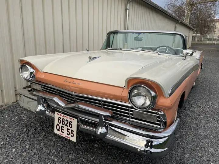 Ford Fairlane Skyliner
