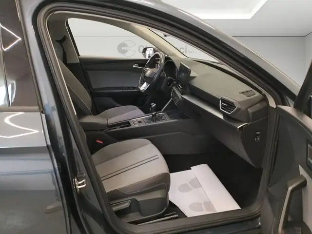 Seat Leon view 11