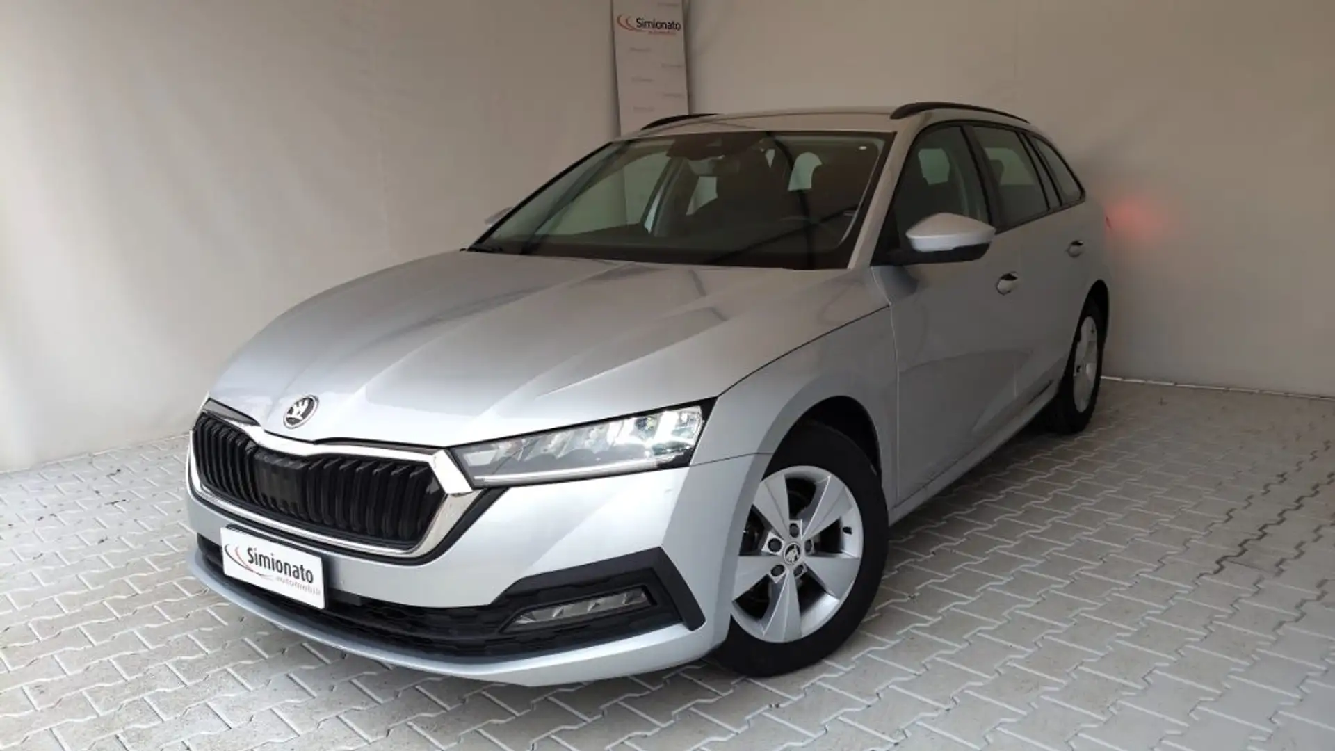 Skoda Octavia 2.0 TDI SCR 150 CV DSG Wagon Executive Grigio - 1