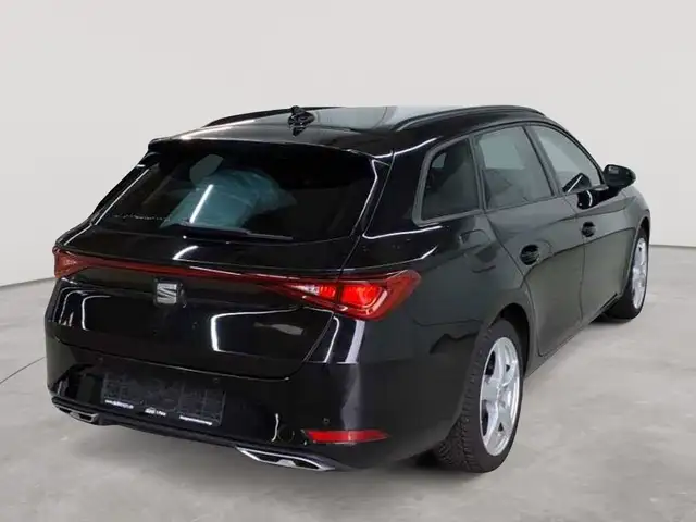 SEAT Leon view 4