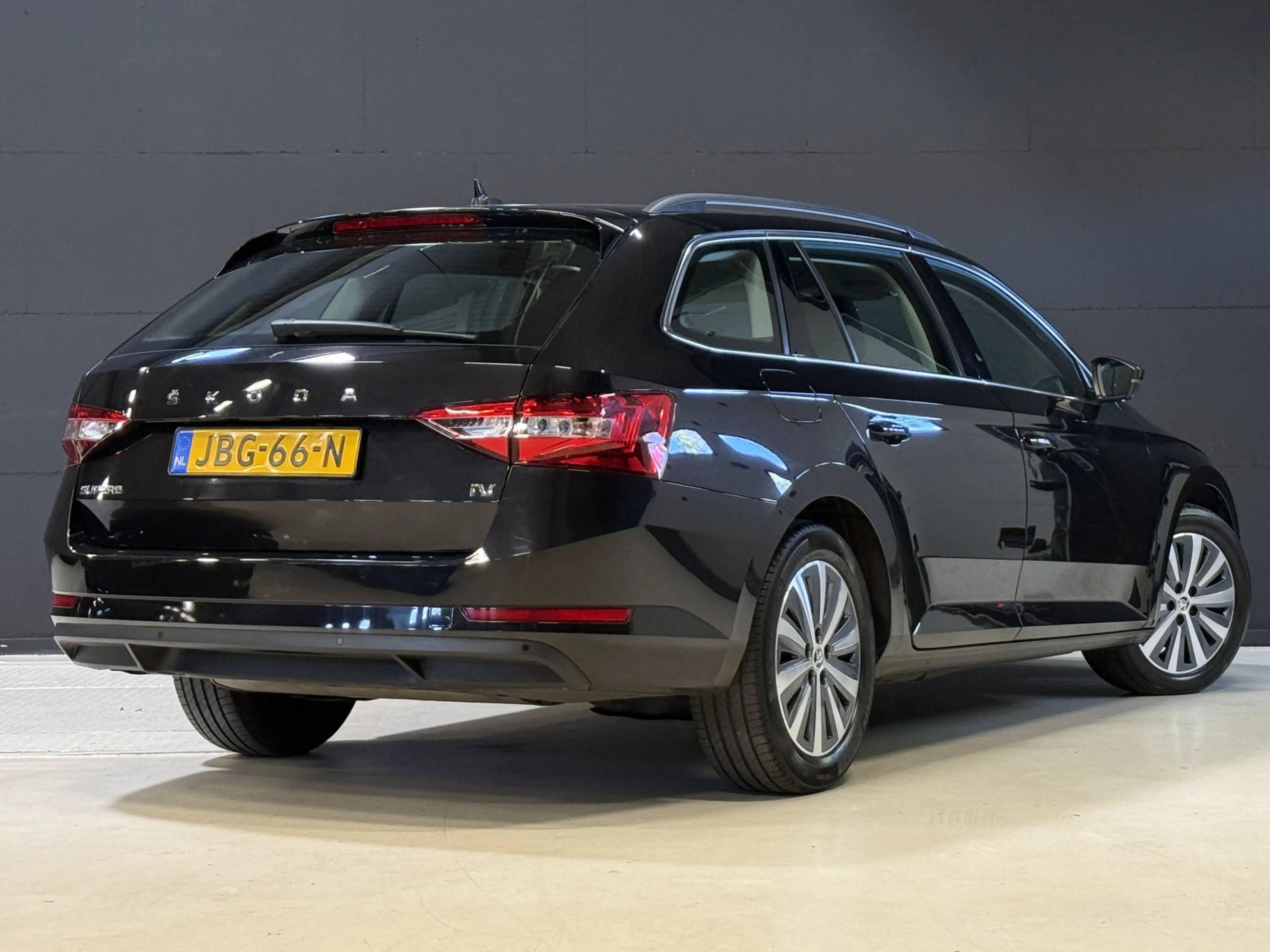 Skoda Superb Combi 1.4 TSI iV Business Edition Plus | Trekhaak — photo 15