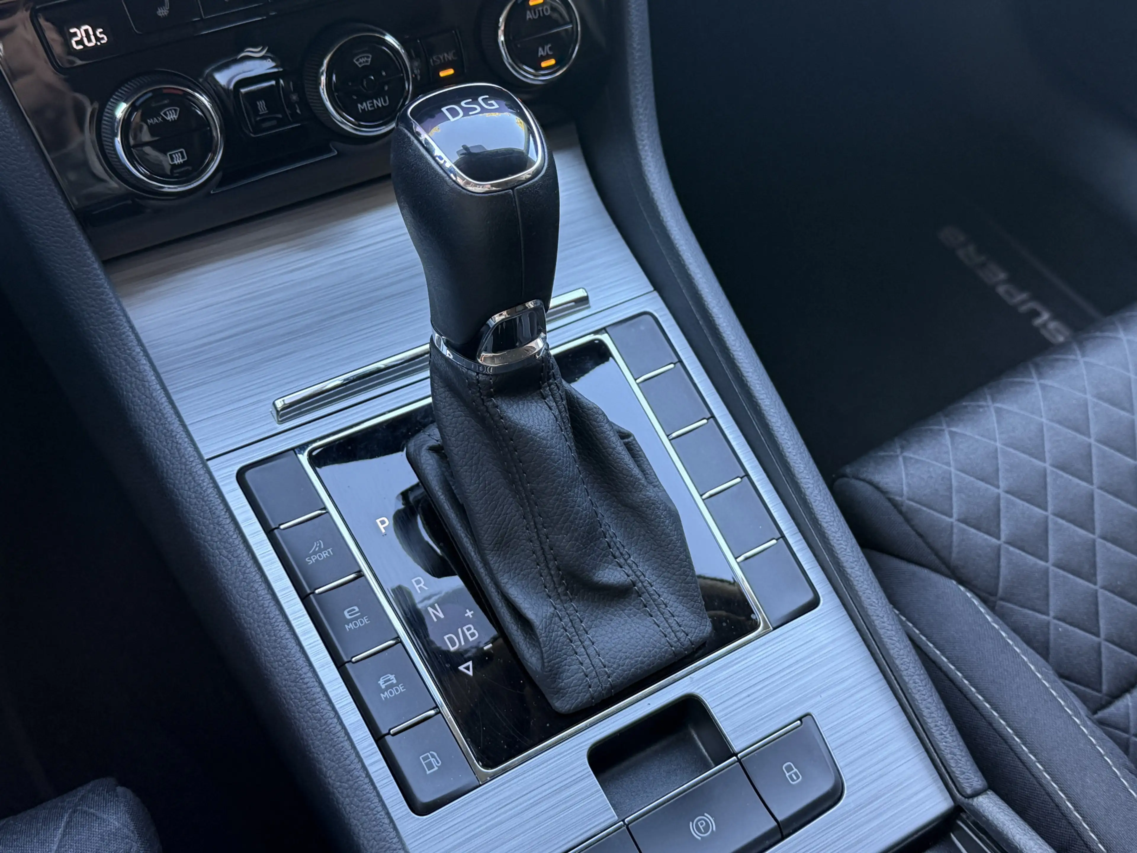 Skoda Superb Combi 1.4 TSI iV Business Edition Plus | Trekhaak — photo 30