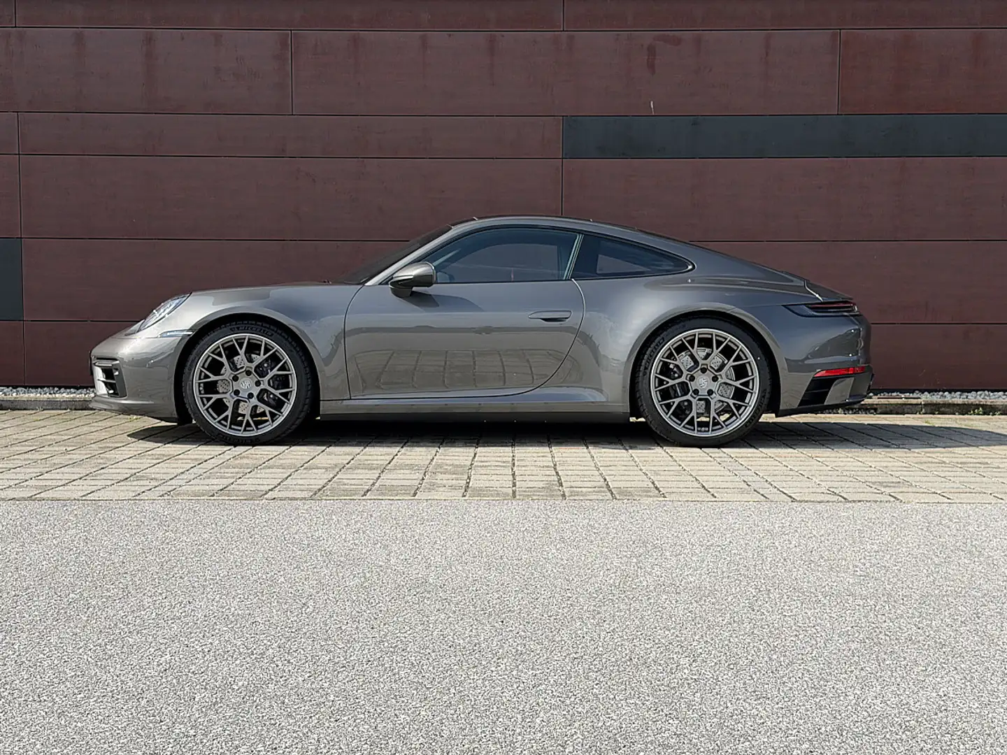 Porsche 992 911 992 Carrera 4 PDK SAGA, Sitzlüftung, Sportd... Silber - 2