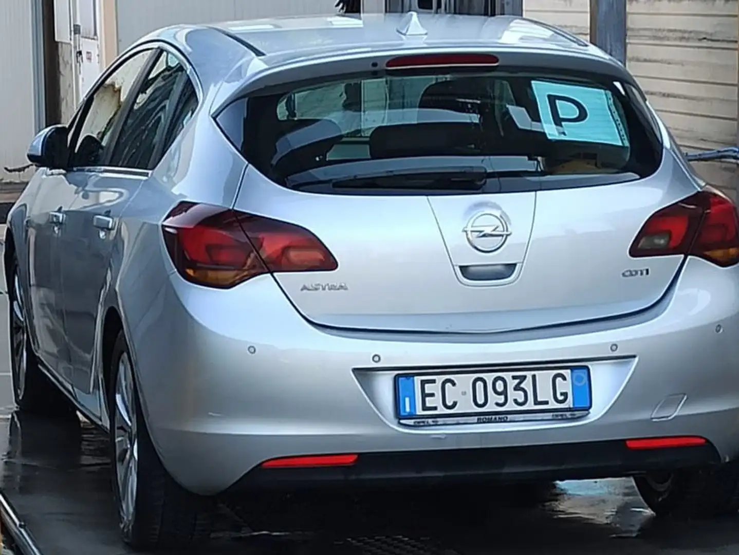 Opel Astra Astra IV 2010 5p 1.7 cdti Cosmo 110cv Argento - 1
