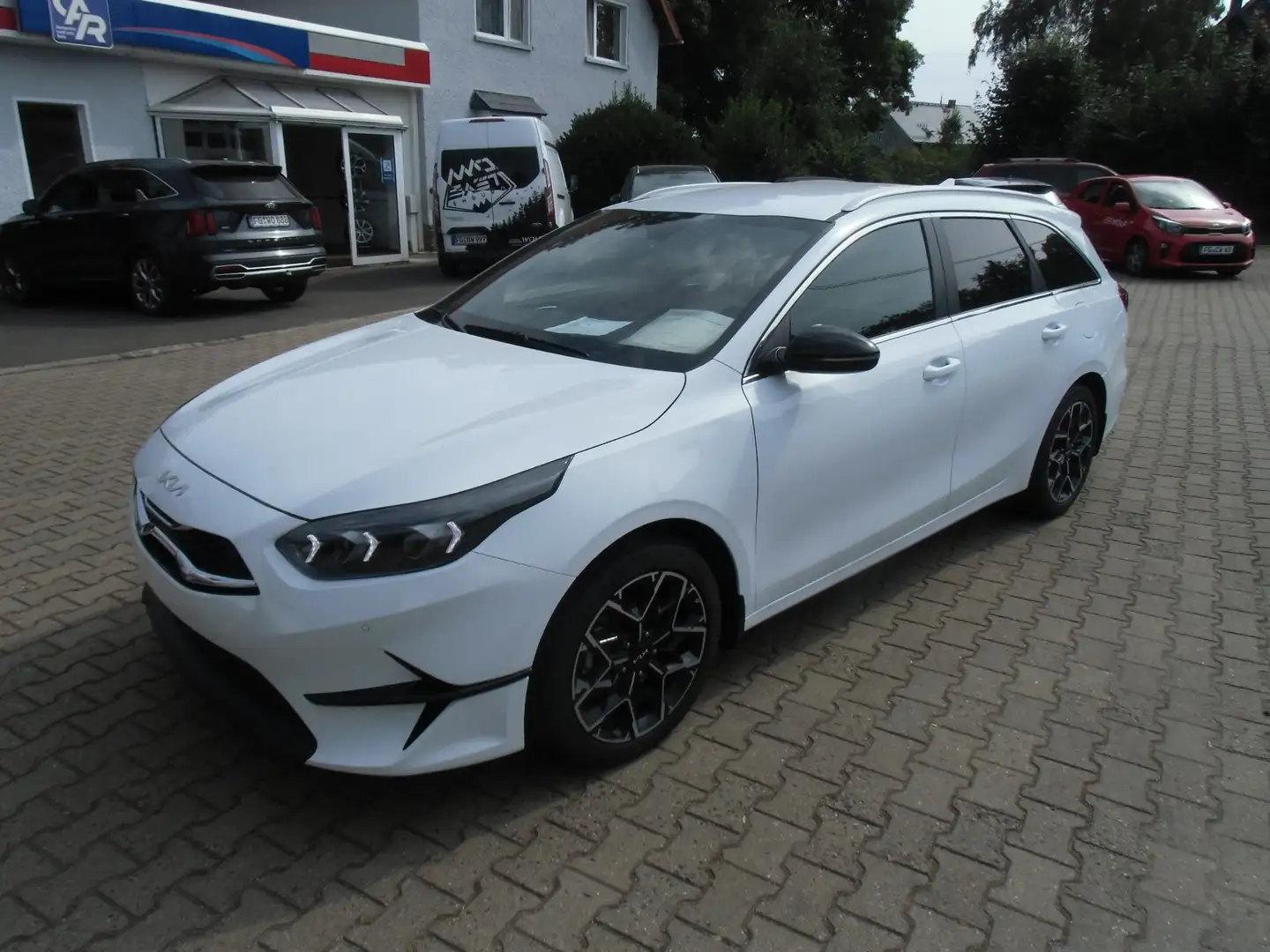 Kia Ceed SW / cee'd SW Edition 30 SITZ-LENKRADHEIZUNG KLIMAAUTOMATIK NAVI Weiß - 1