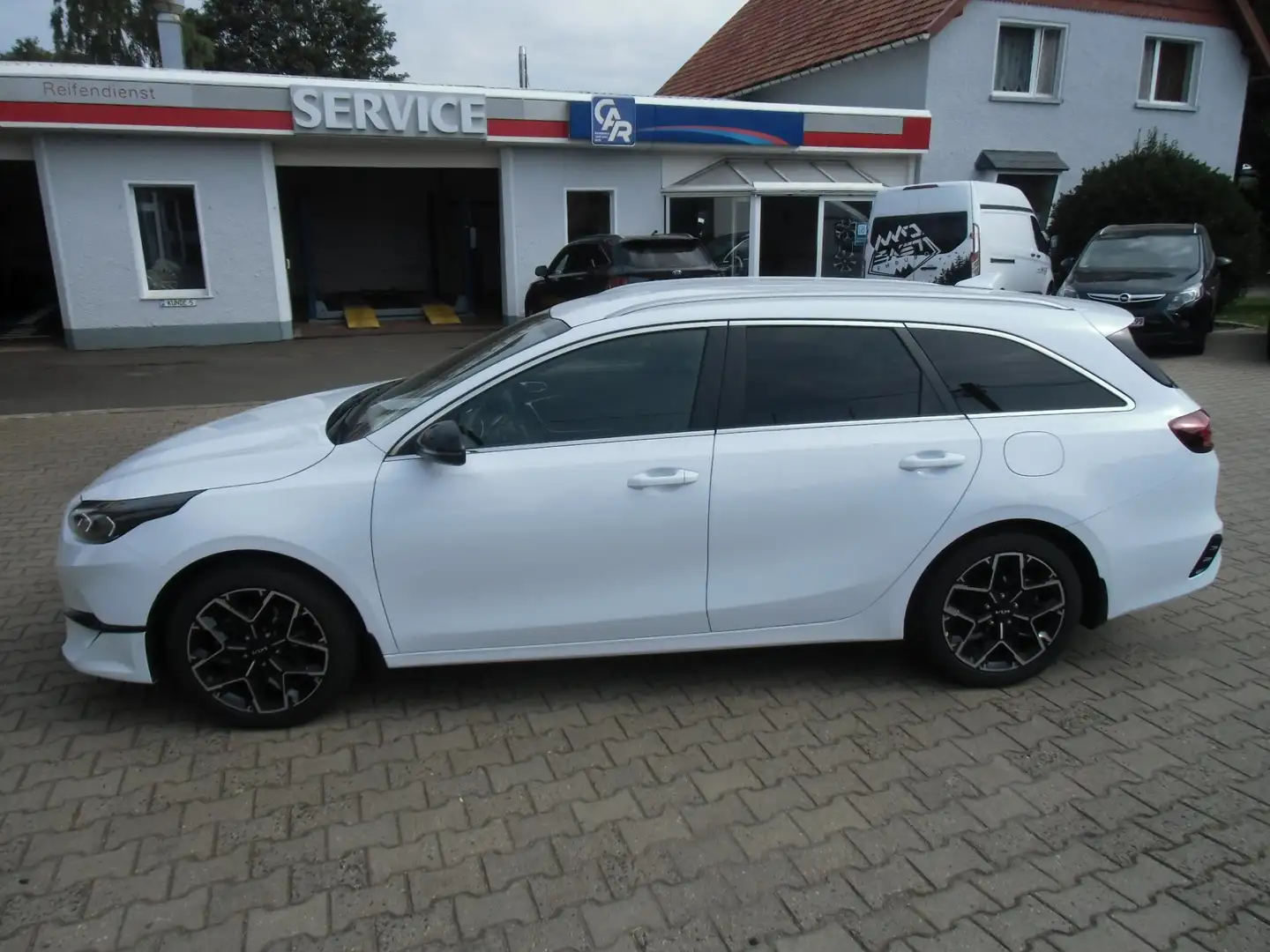 Kia Ceed SW / cee'd SW Edition 30 SITZ-LENKRADHEIZUNG KLIMAAUTOMATIK NAVI Weiß - 2