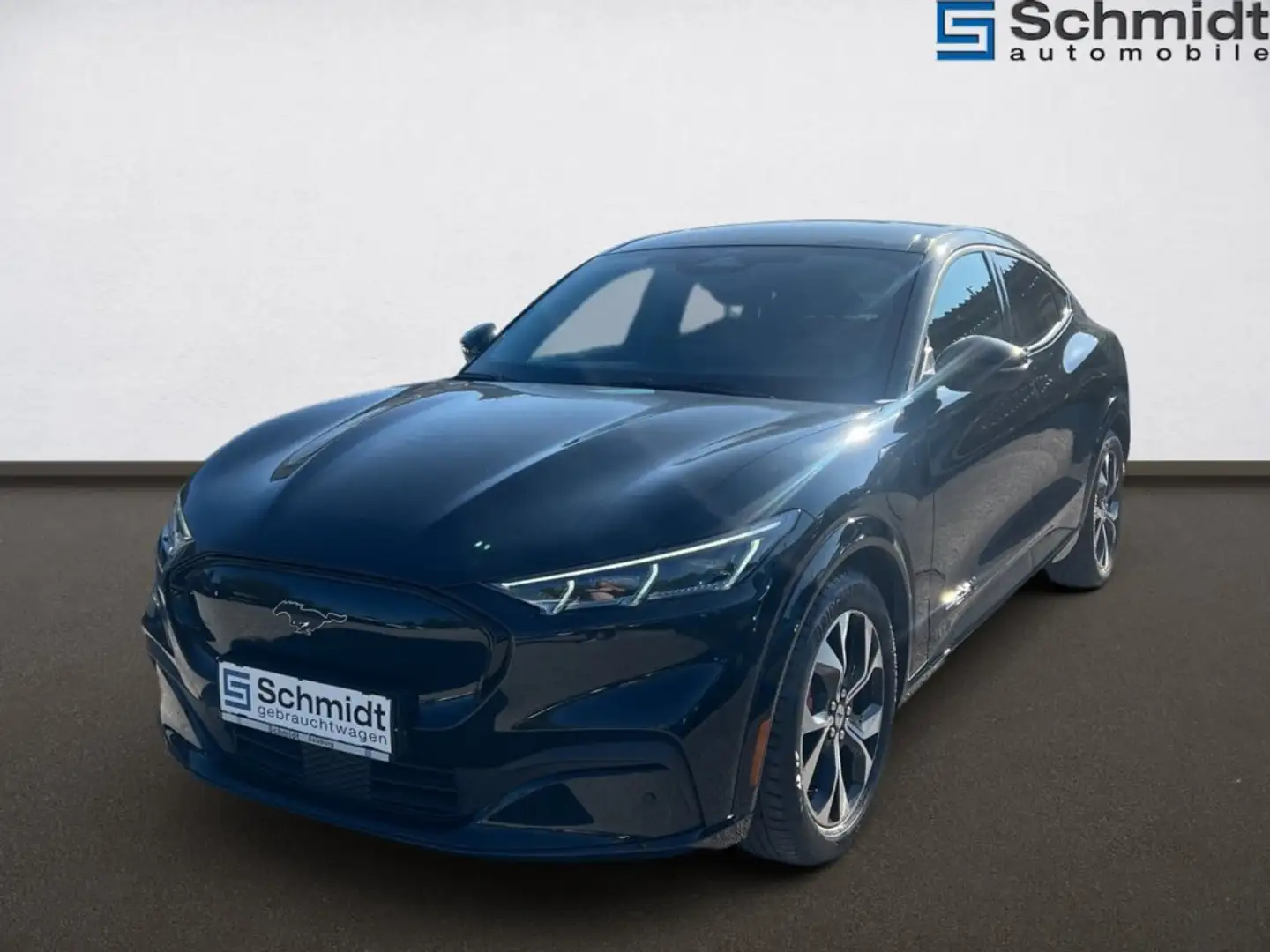 Ford Mustang Mach-E AWD 351PS / 99KWH Чорний - 1